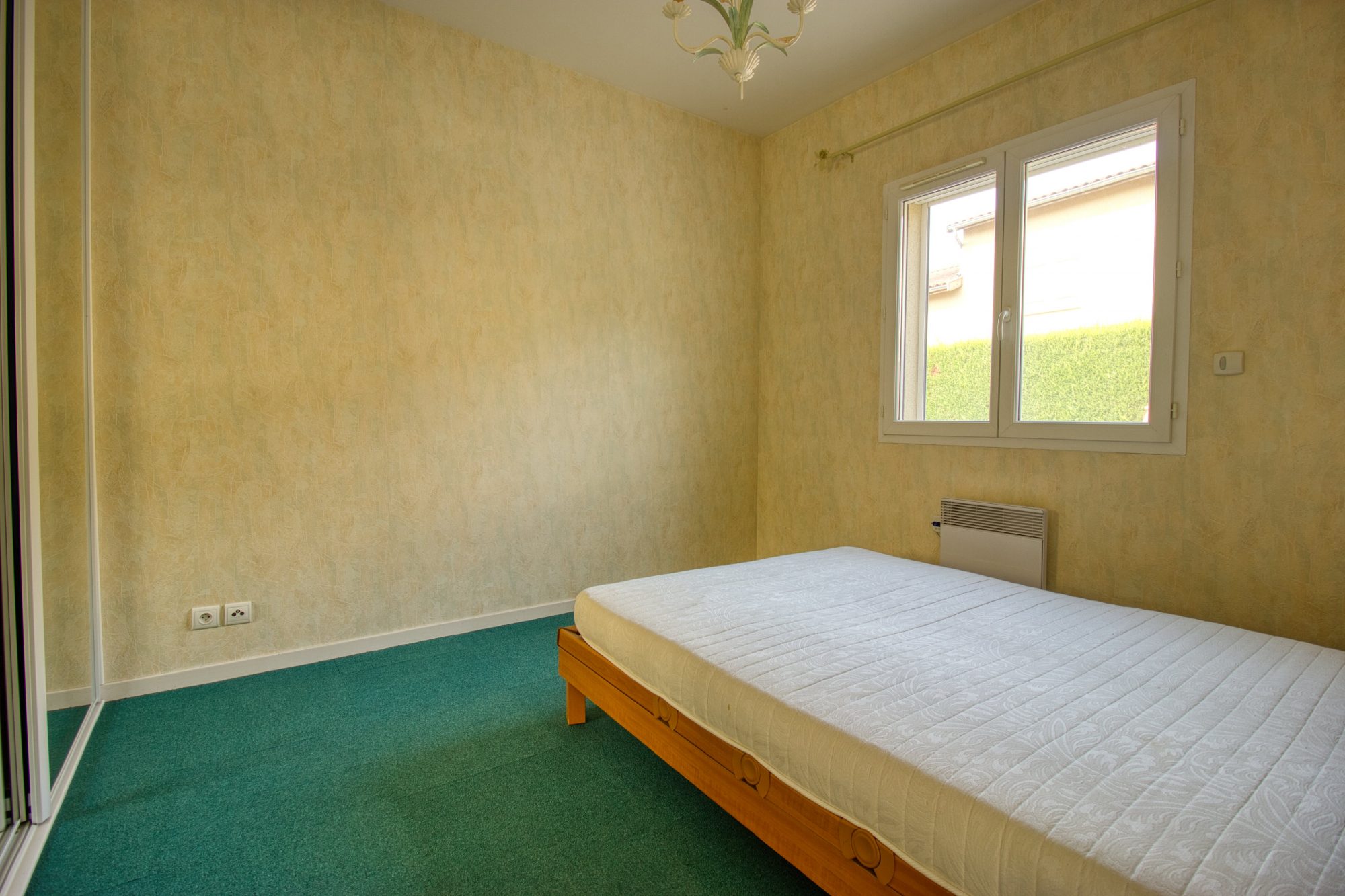 Maison familiale avec jardin arboré et jacuzzi – 175 m² habitables Lurcy 01090