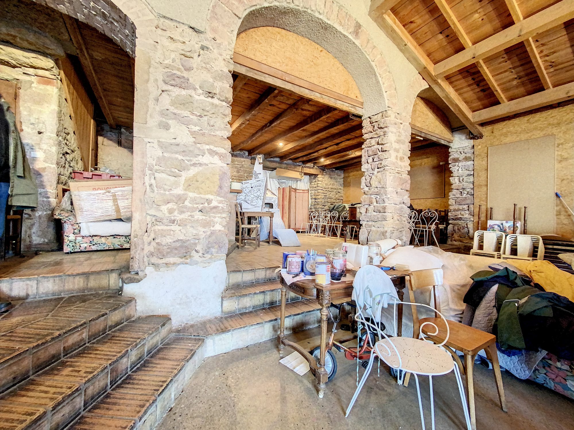 Propriété Familiale 270 m² Habitables avec cave voûtée et potentiel à développer Au Coeur du Beaujolais Villefranche-sur-Saône 69400