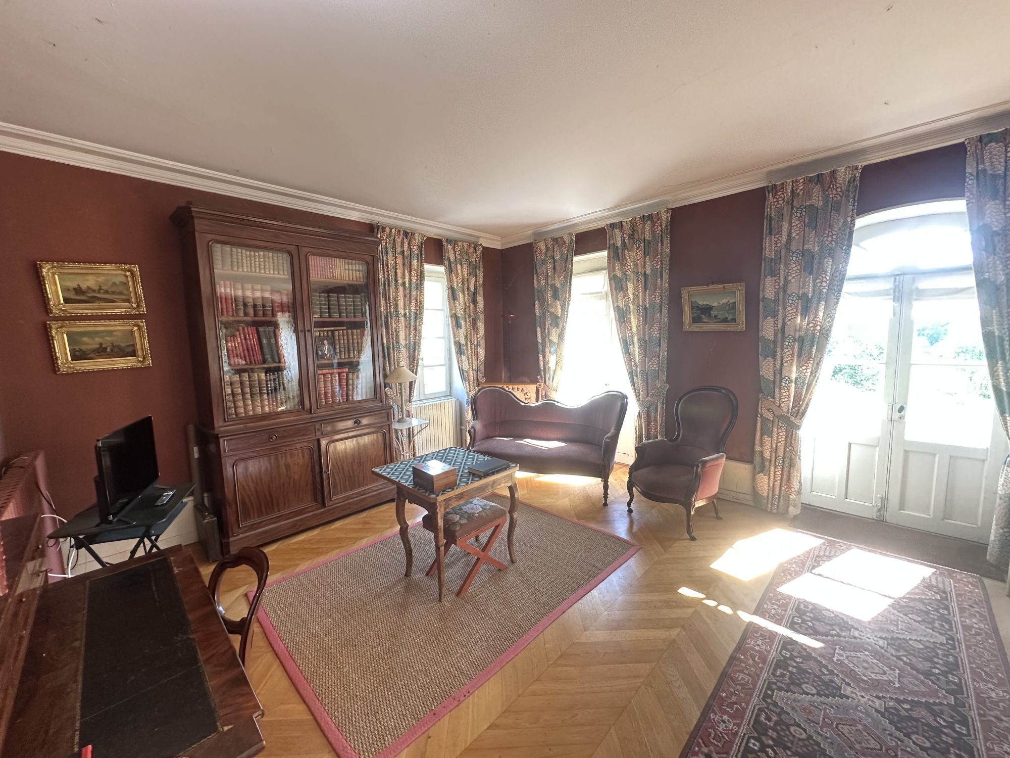 VASTE DOMAINE PROCHE DE MERCUREY Mercurey 71640