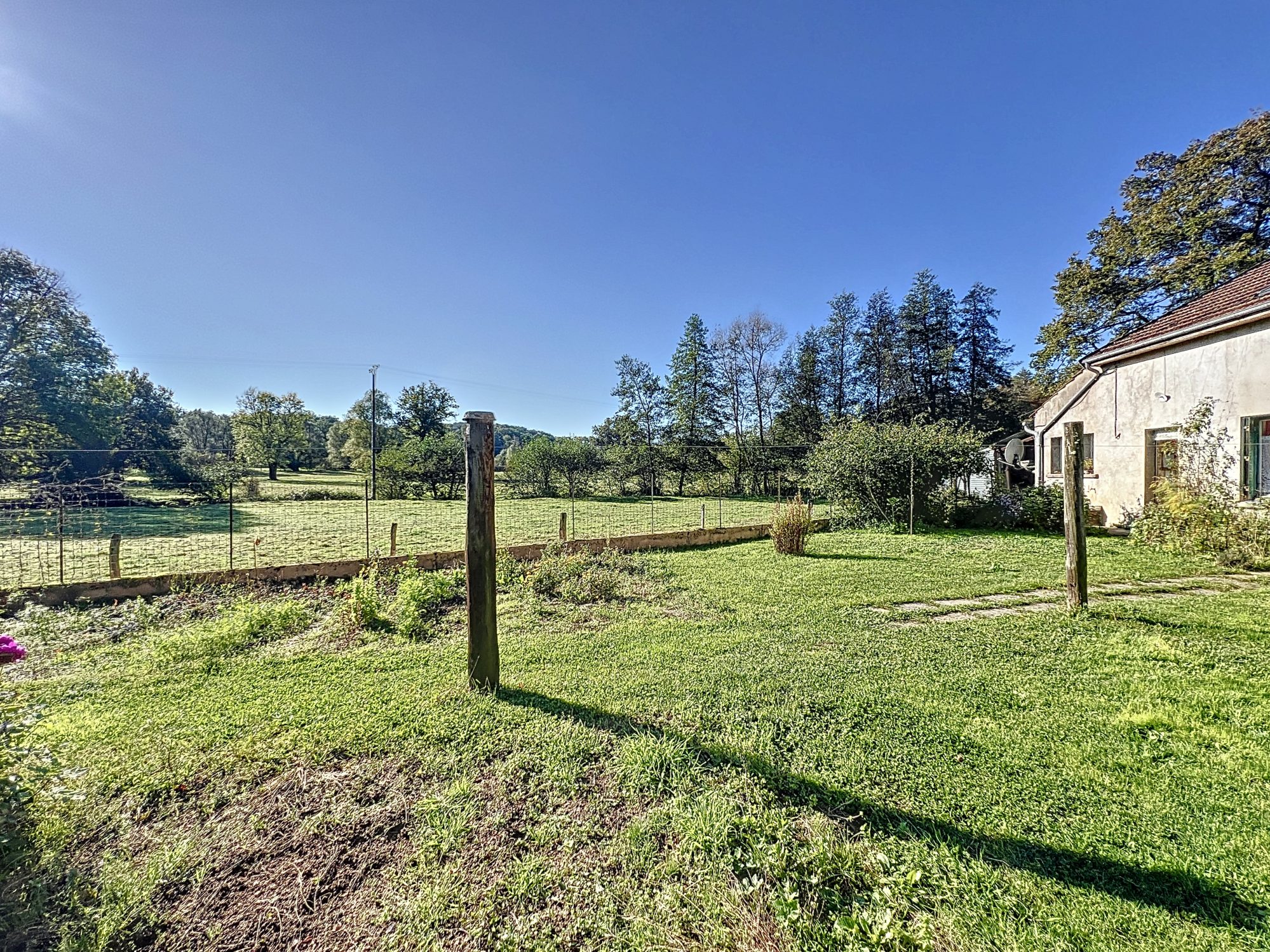 Maison à rénover avec superbe terrain Saint-Pierre-en-Vaux 21230