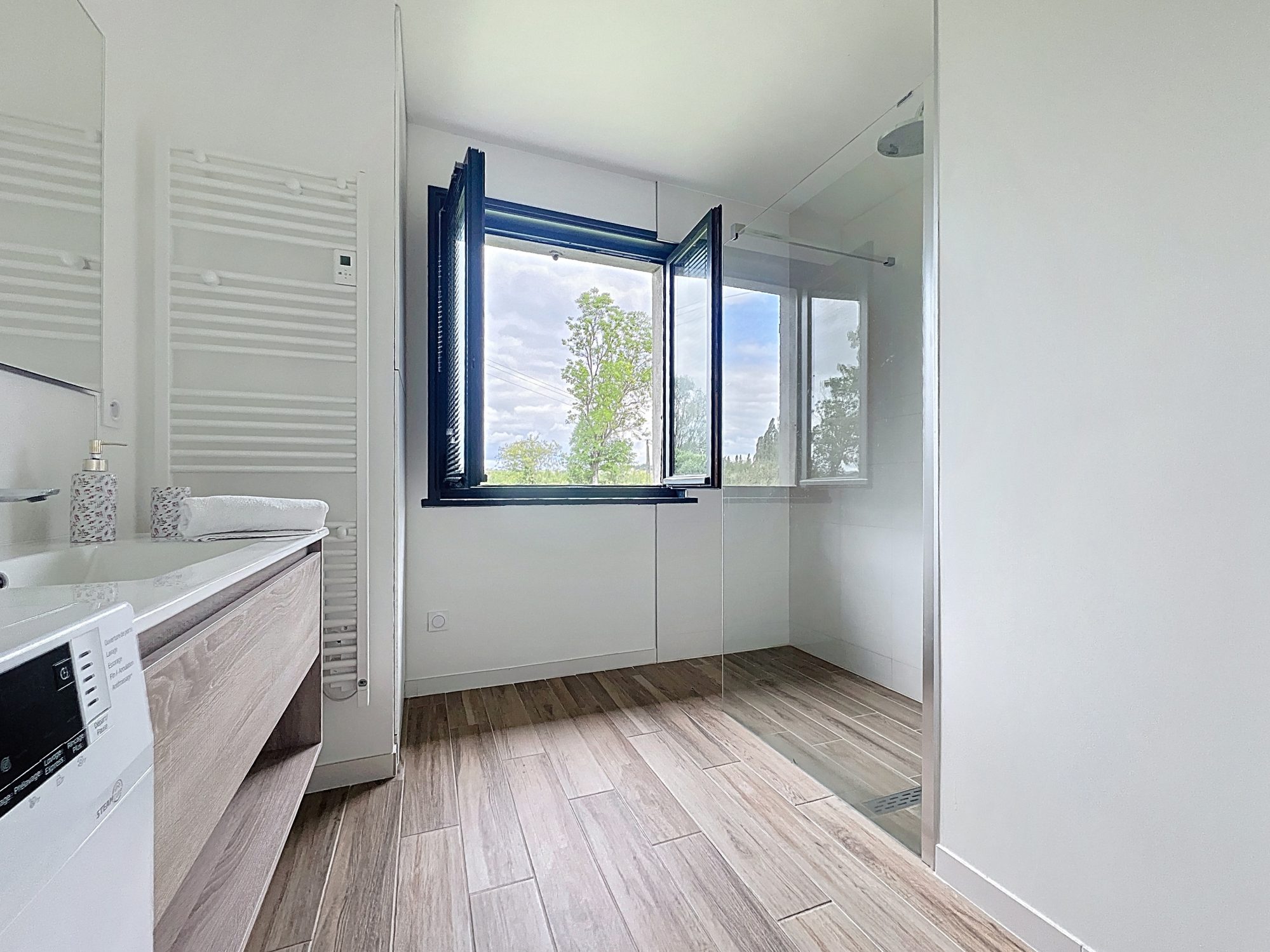 Maison de plain-pieds d'env 94 m² Vézelin-sur-Loire 42260