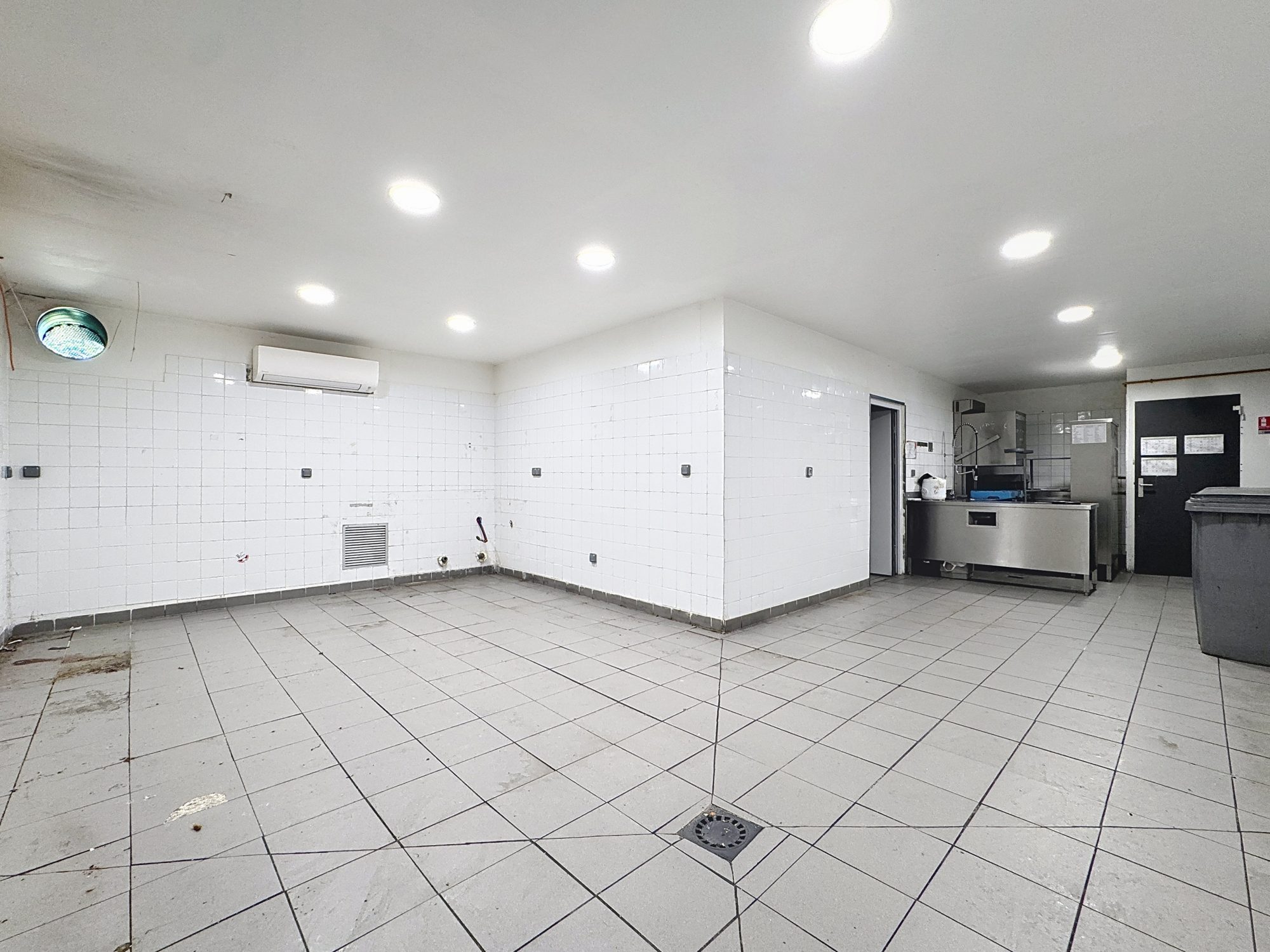 Bâtiment Commercial ou de Bureaux à Craponne de 430m2 Craponne 69290