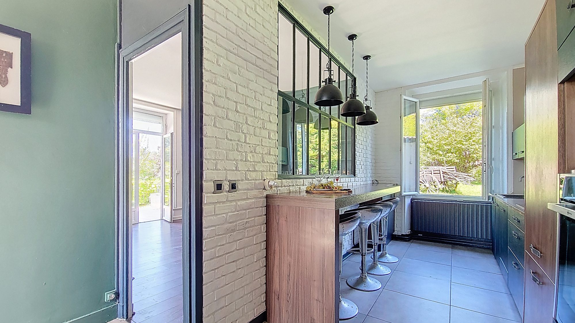 Maison de caractère- T6 - 5 chambres - Terrain plat sans aucun vis à vis Ville-sous-Anjou 38150