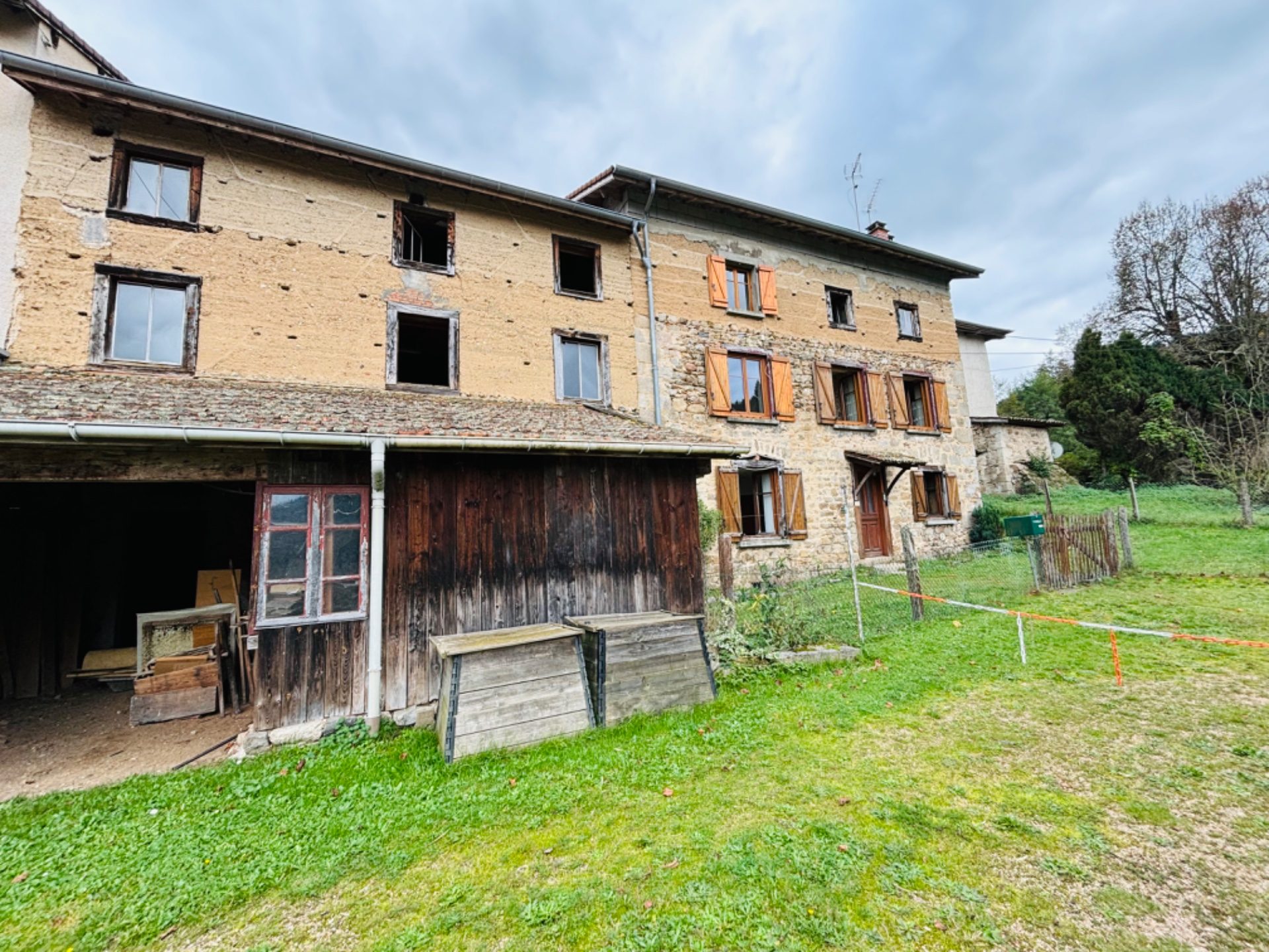 Ancien moulin avec bief