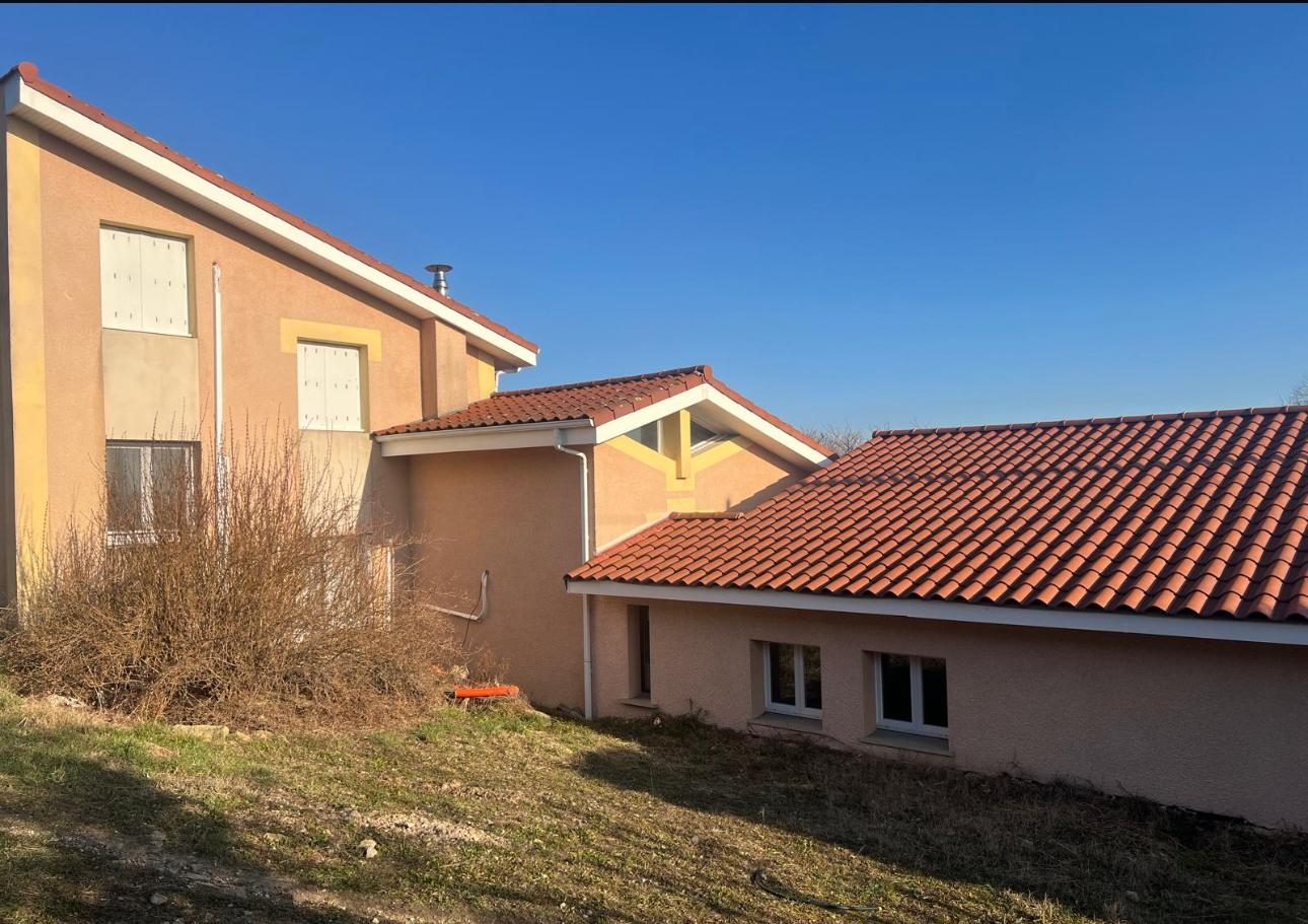 Maison - 8 pièces - 290 m² - Saint-Clair (07430)