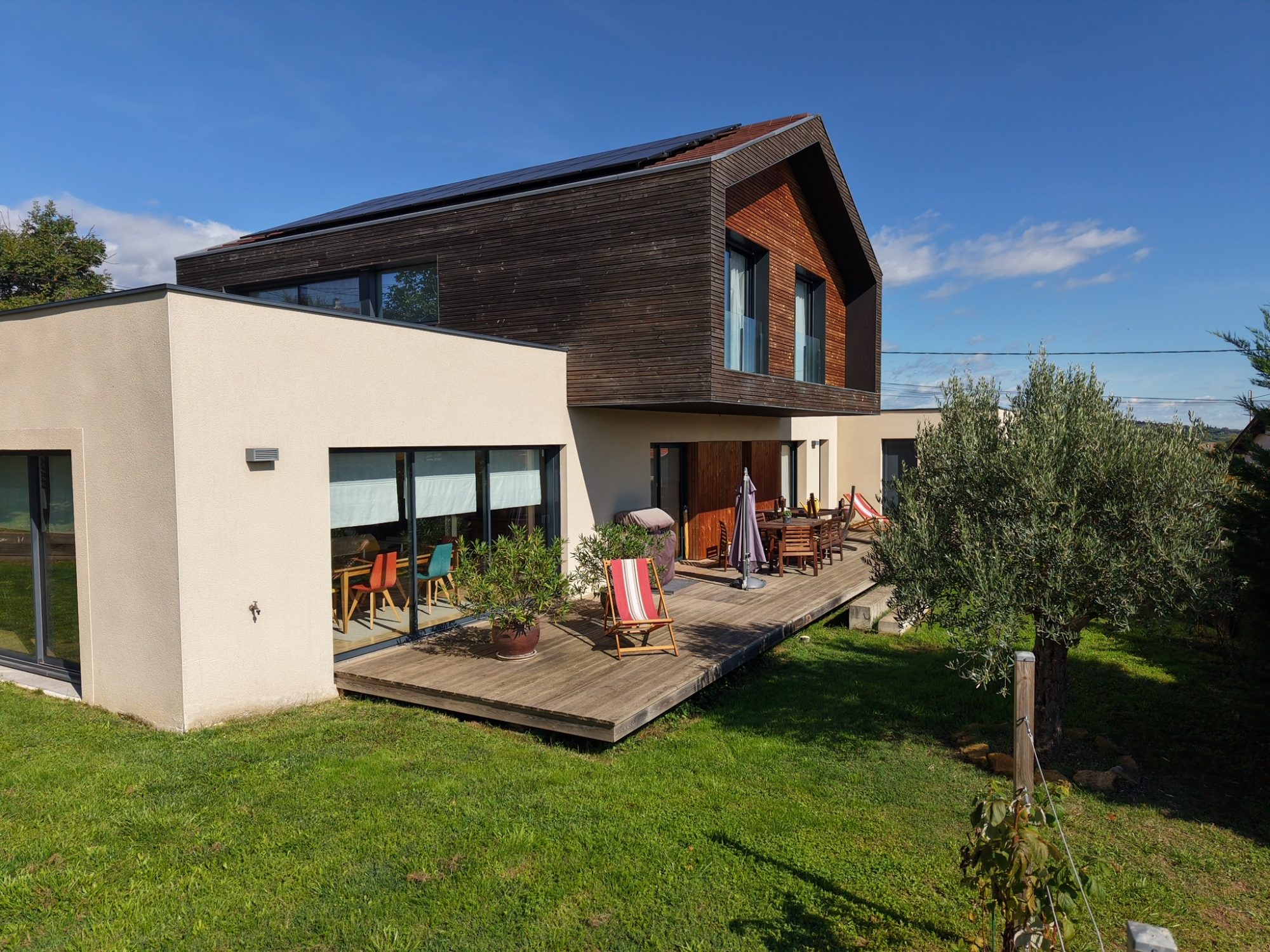 Maison d'architecte- 5 chambres, 3 salles d’eau, prestations haut de gamme et confort énergétique (DPE A)