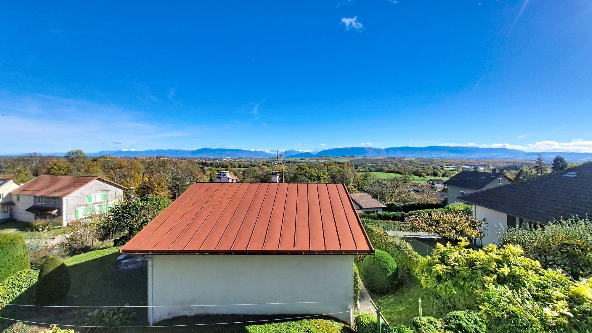 Ensemble immobilier de 2 maisons individuelles Thoiry 01710