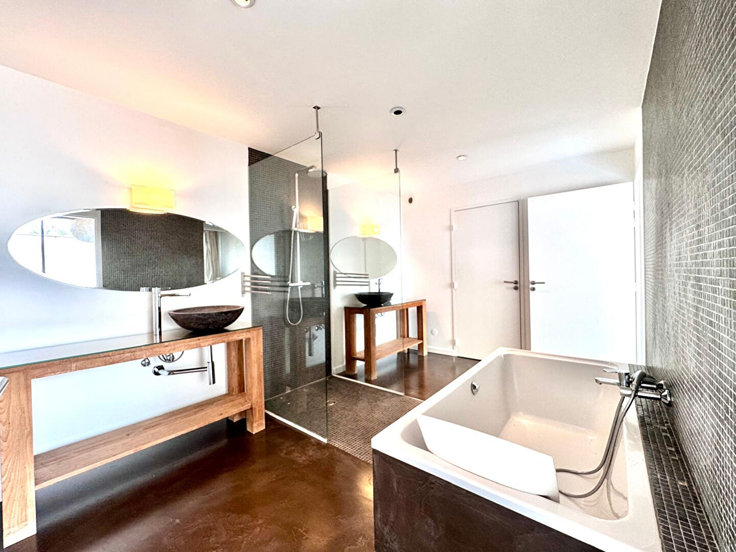 Propriété - Collonges Sous Salève - 265 m2 COLLONGES SOUS SALEVE 74160