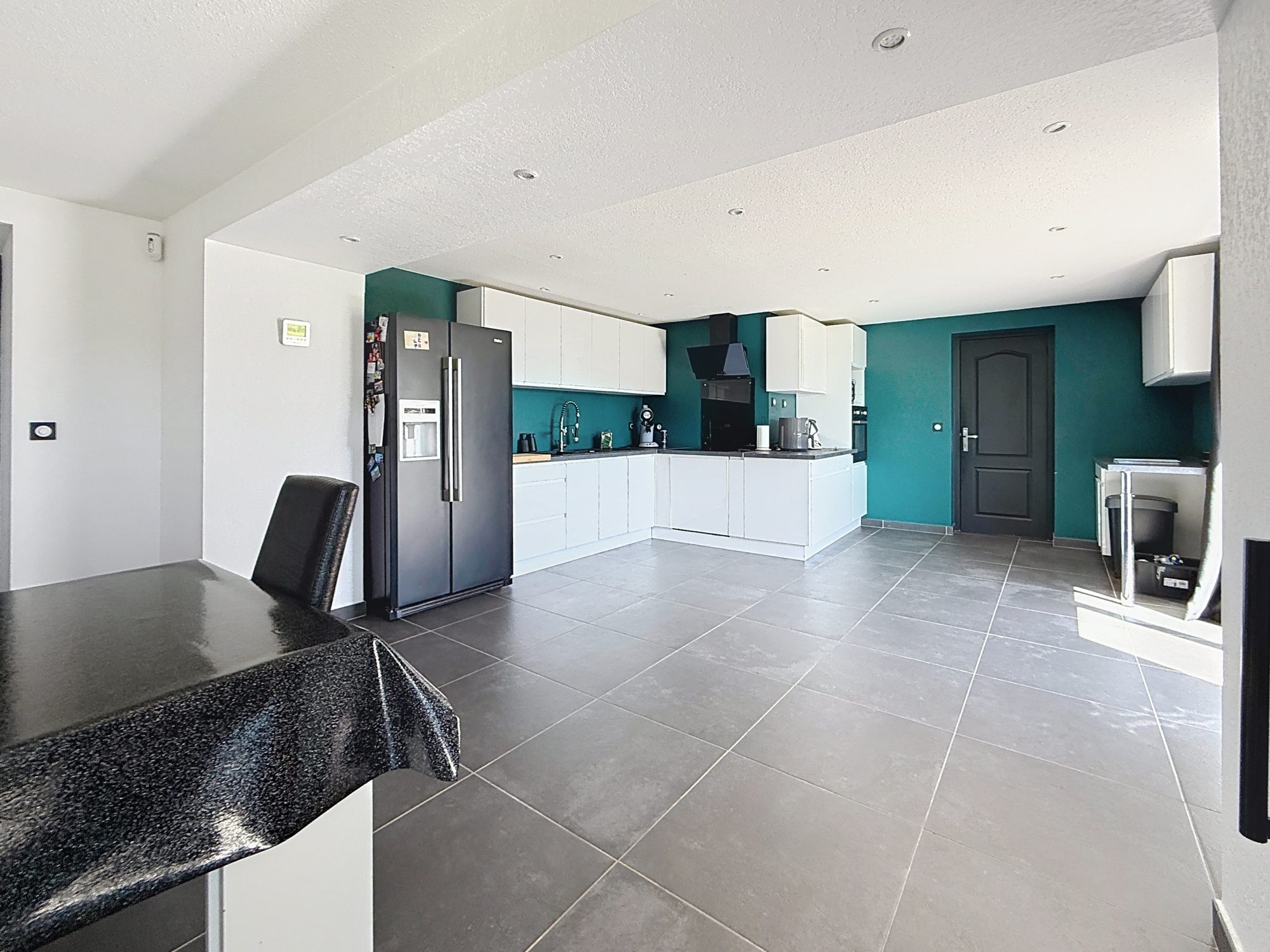 Belle maison en pierre 245 m²-6 chambres Balbigny 42510