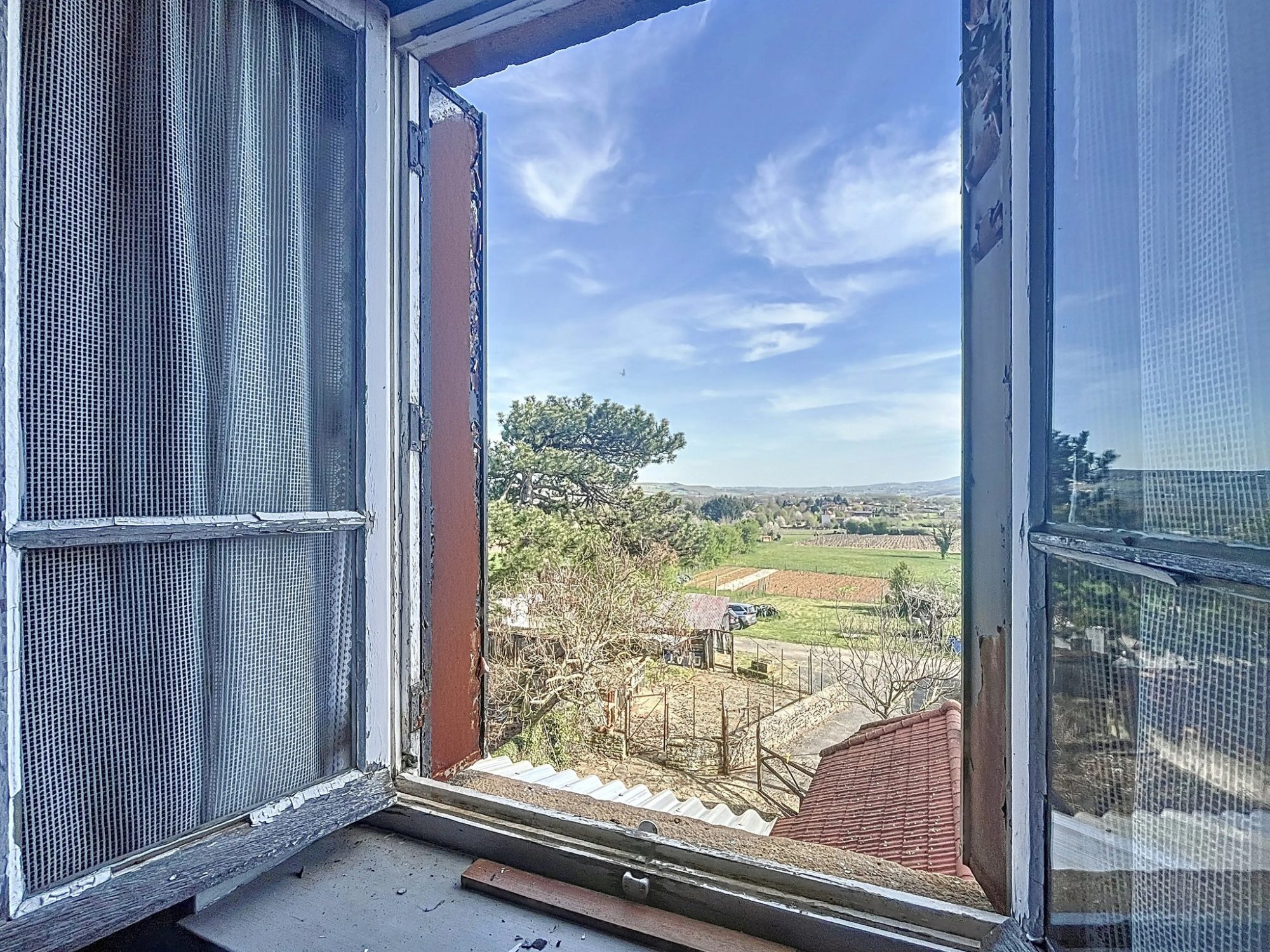 Maison 140m² en pierres dorées à réhabiliter Bagnols 69620