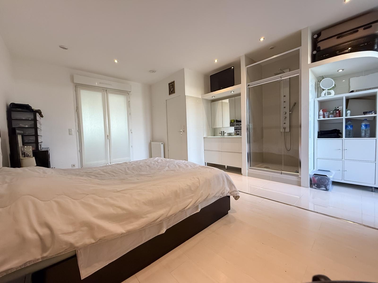 Maison de palin-pied sur les hauteurs de Fontaines Saint Martin Fontaines-Saint-Martin 69270