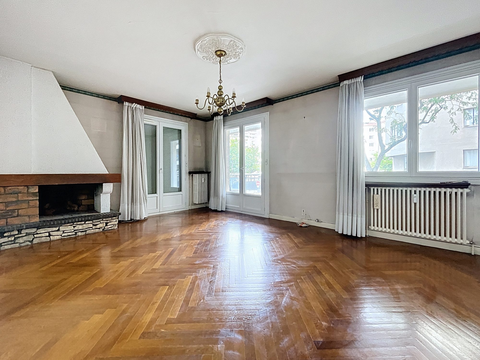 RUE CLAUDE VEYRON - PROCHE PARC BLANDAN Lyon 69007