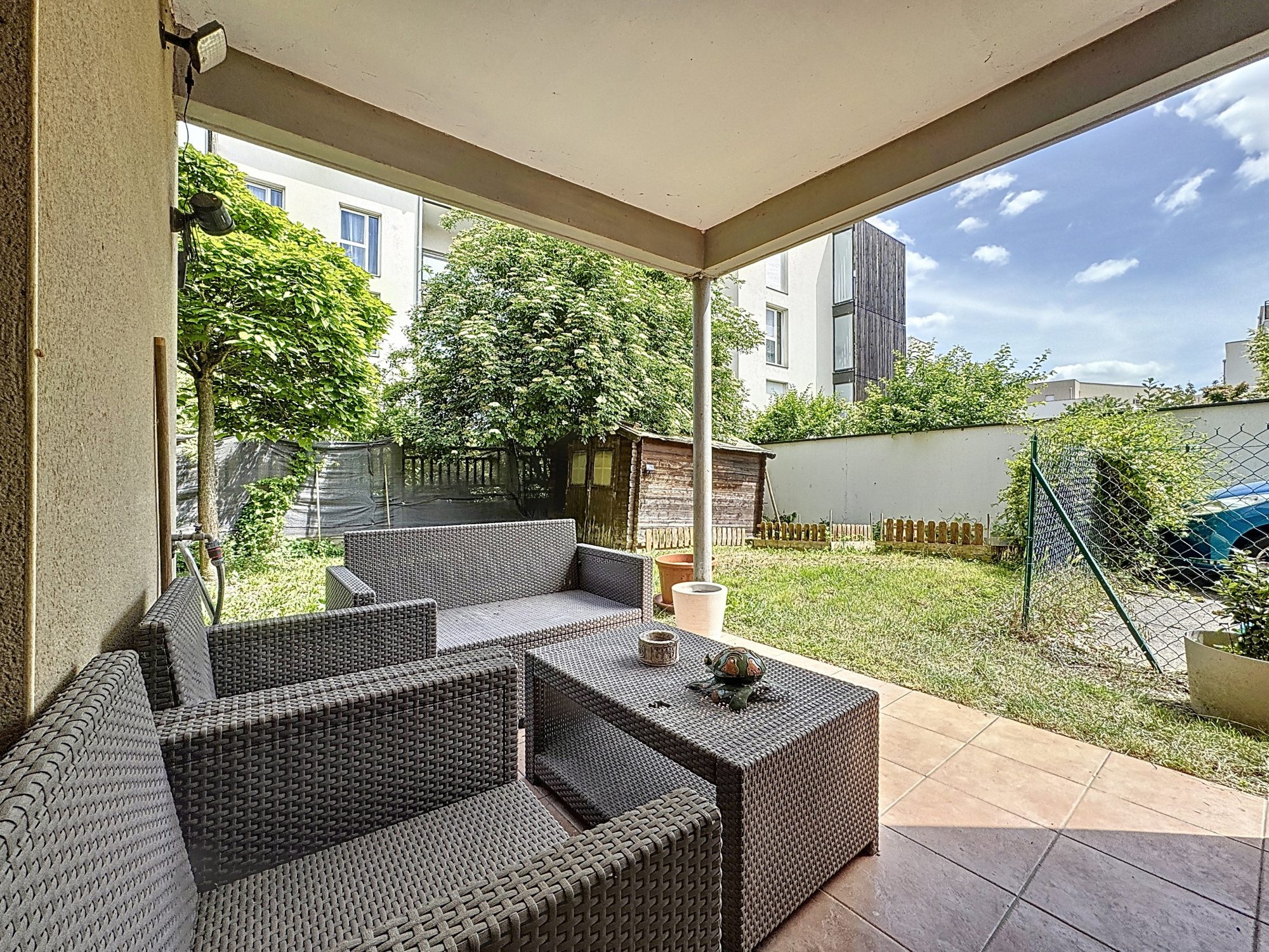 En exclusivité, Très beau T3 en RDC de 64m2 avec 130m2 de jardin et ses deux places de stationnement