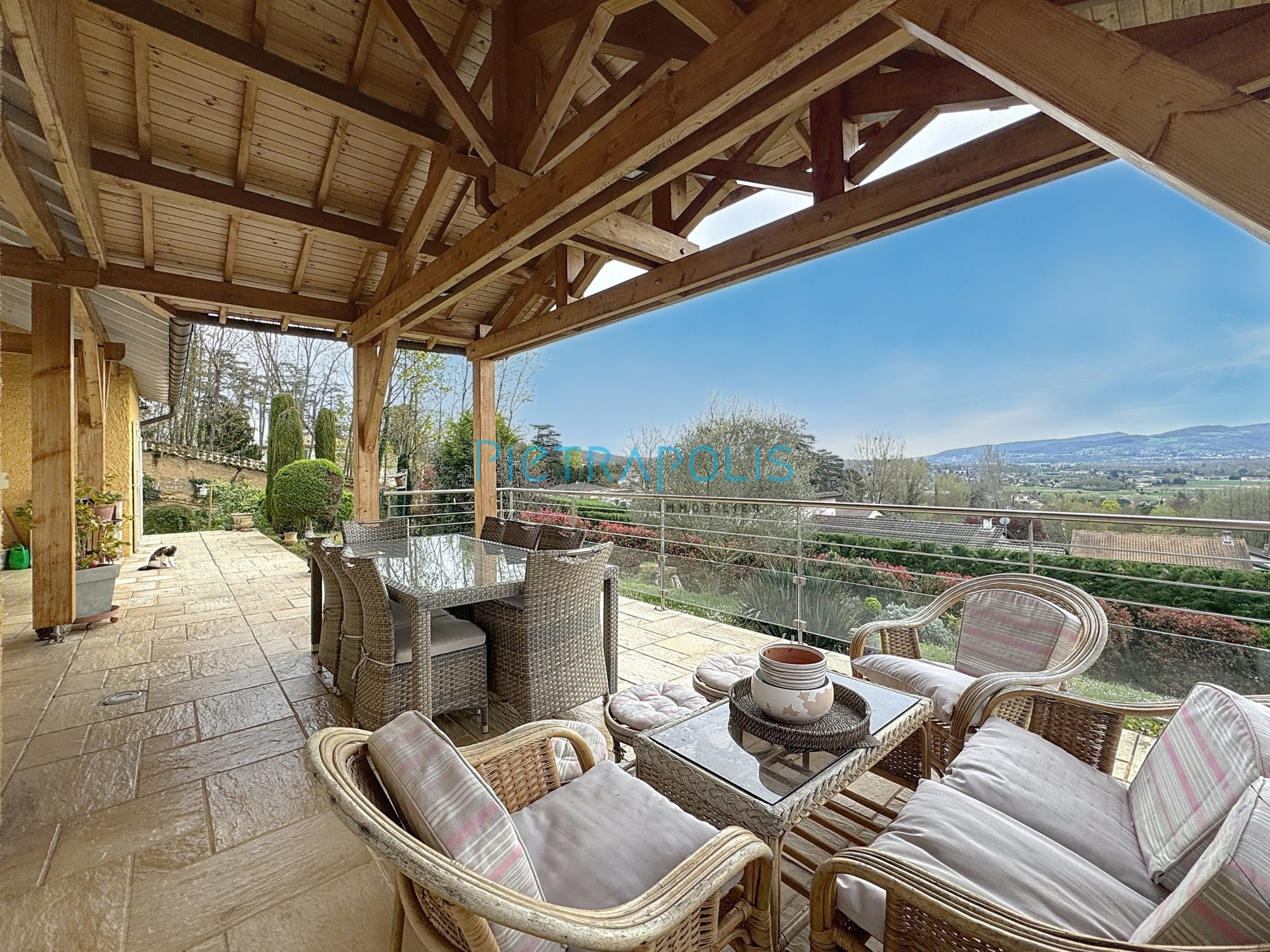 Maison - 5 pièces - 140 m² - Genay (69730)