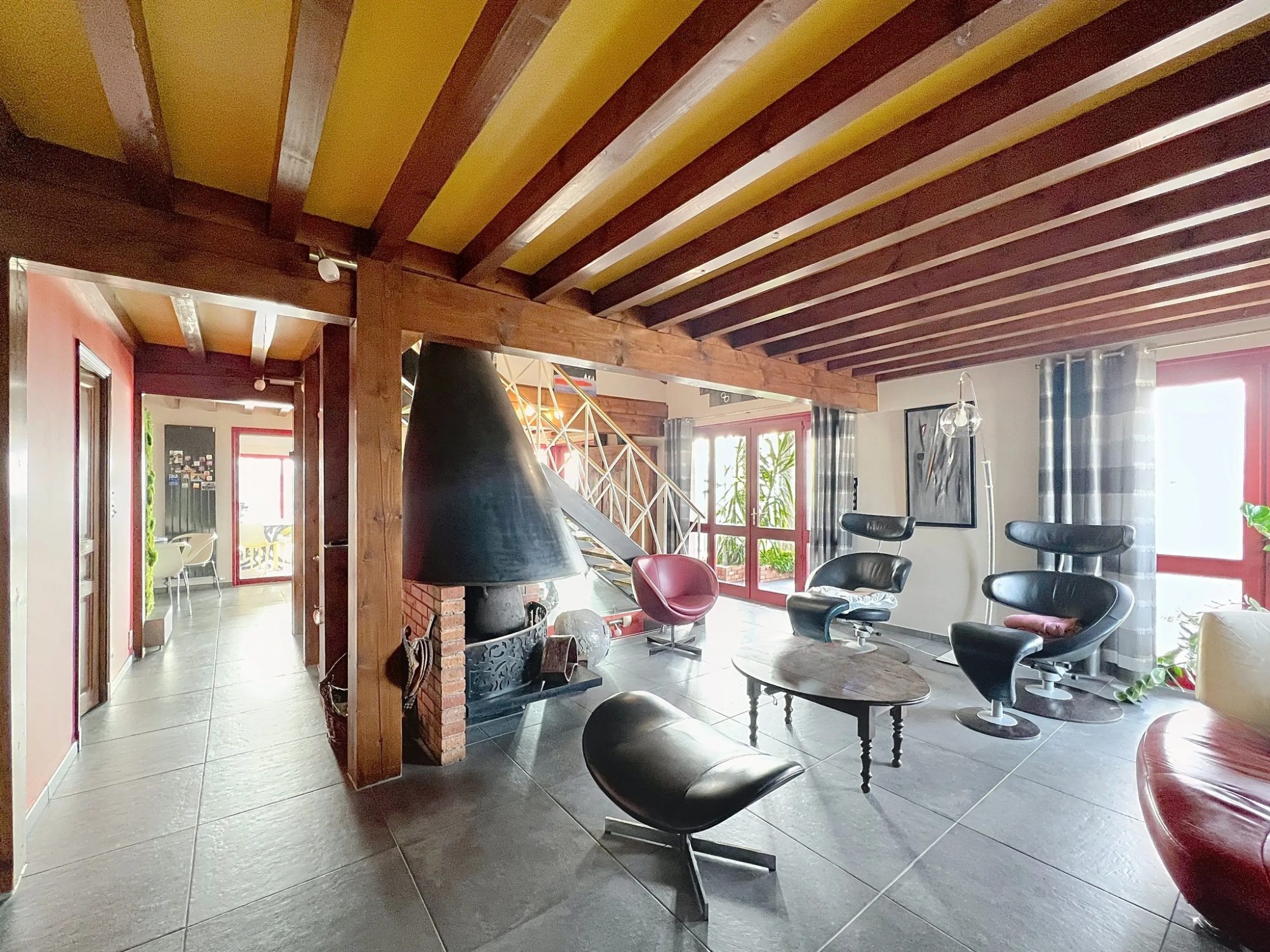 MAISON AVEC TERRAIN, PISCINE et DEPENDANCES Amplepuis 69550