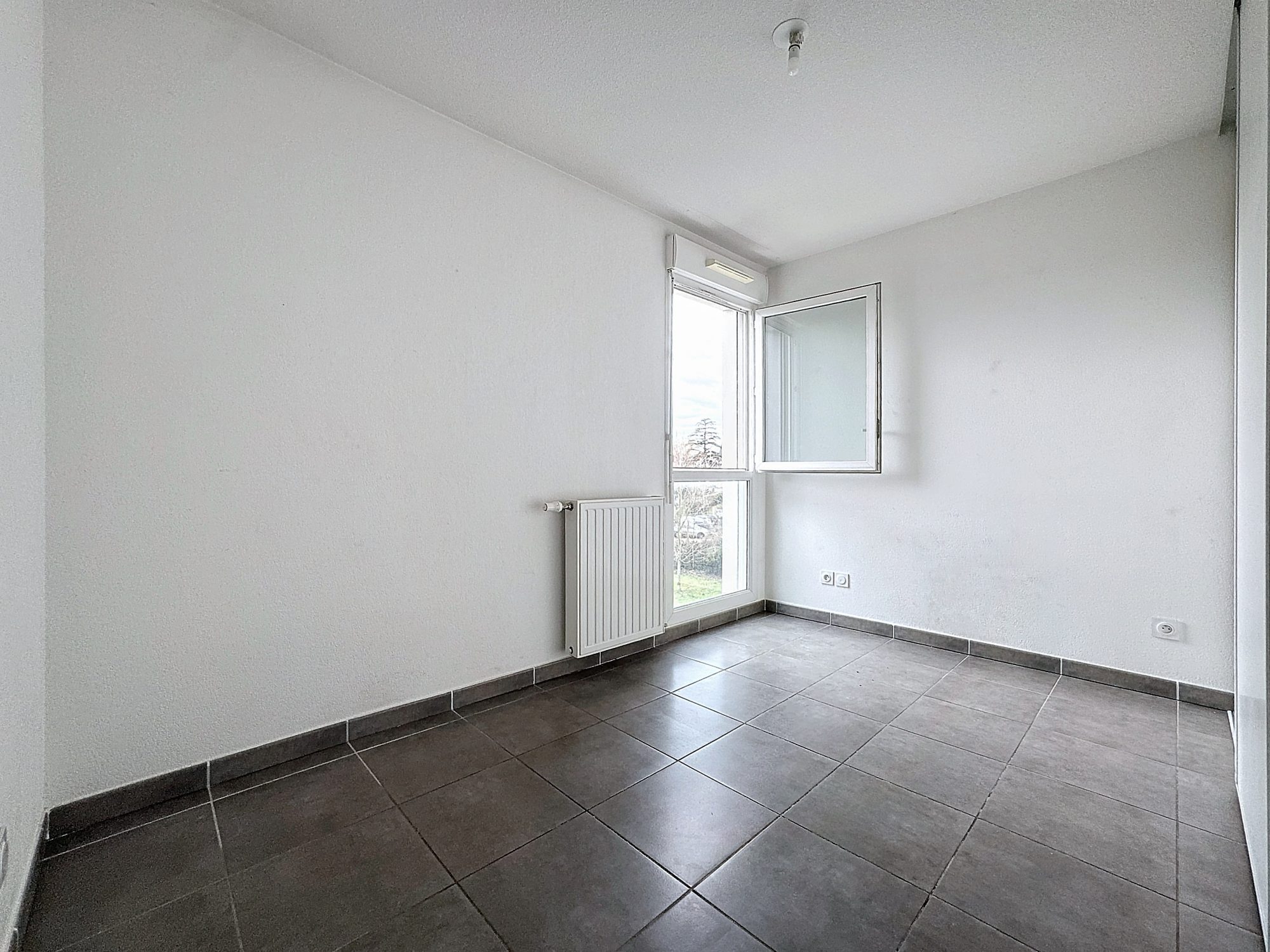 SOUS OFFRE ! Pietrapolis Chaponost, Appartement T3 secteur Alaï de 2013 avec balcon + 2 places de parking en sous-sol Francheville 69340