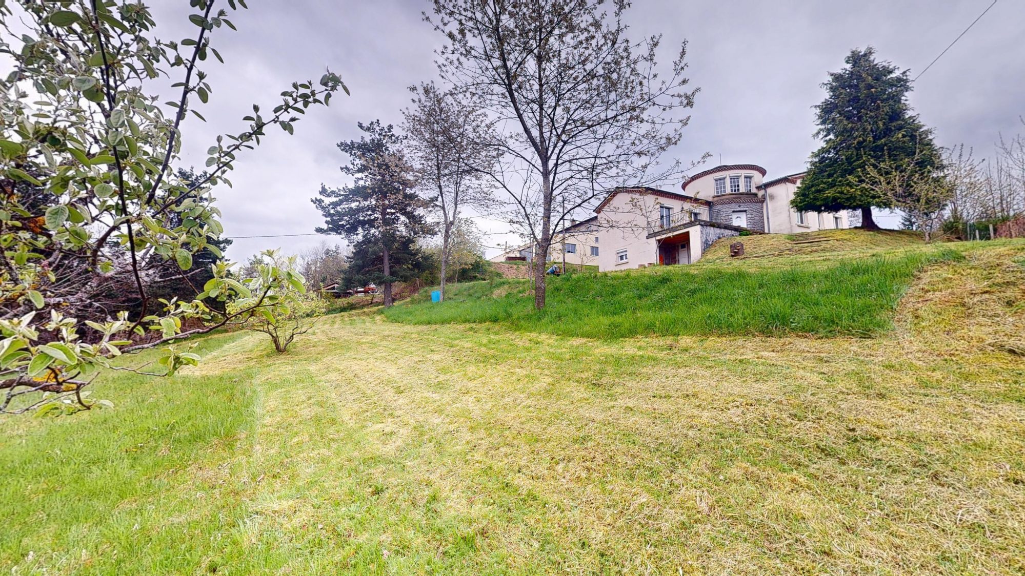 Maison - 5 pièces - 149 m² - Saint-Julien-Chapteuil (43260)