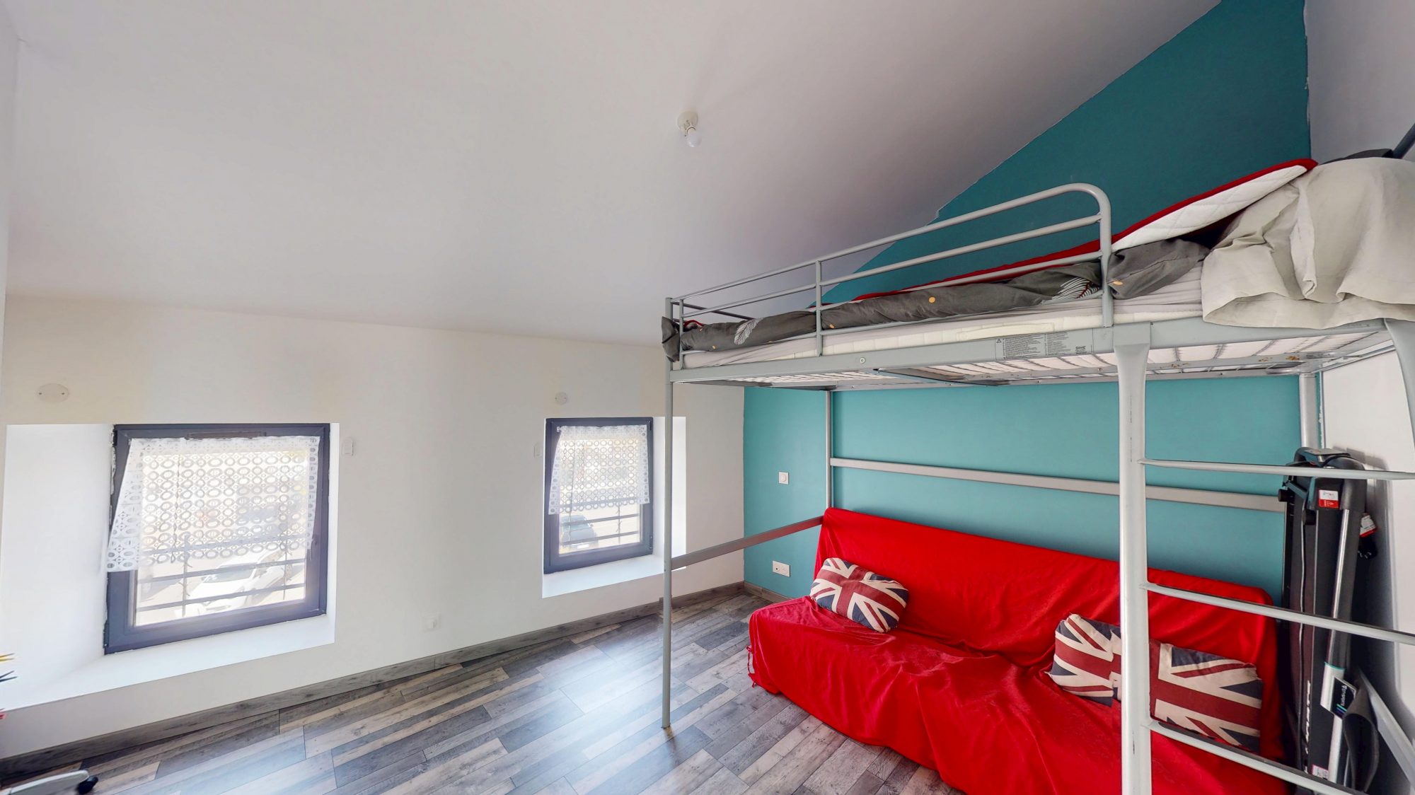 Maison de ville avec rendement locatif Saint-Pierre-du-Champ 43810