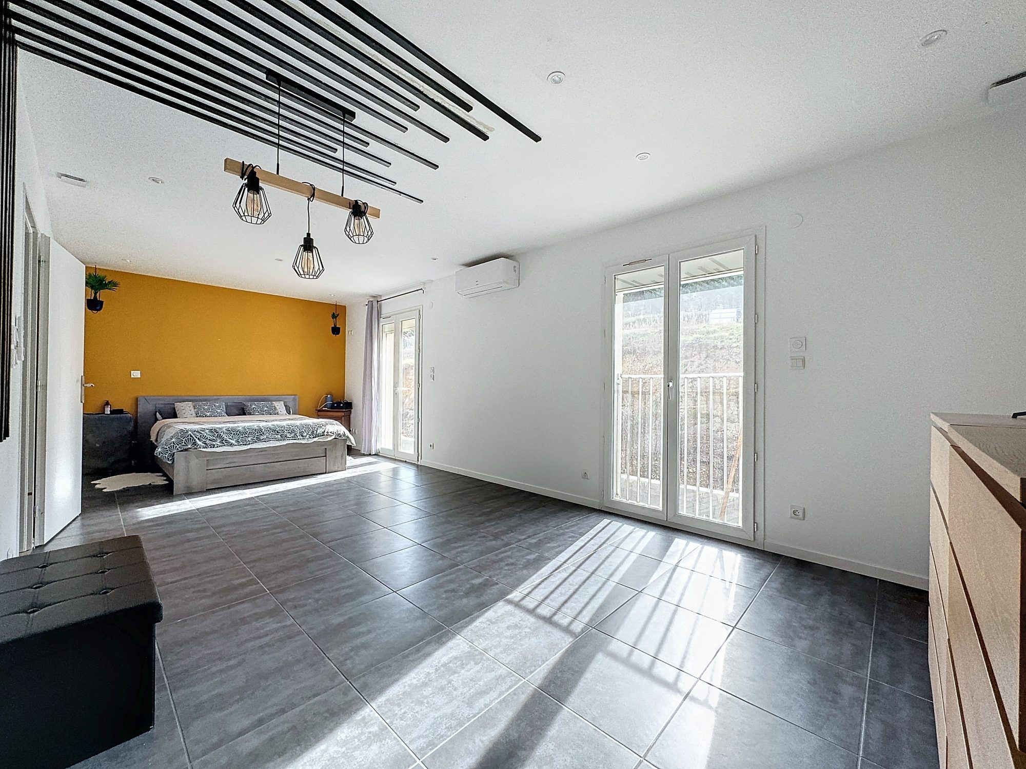 En Exclusivité, 12Bis Rue Etienne Perrot à Pont Evêque, Maison de village de 148m2 avec 5 chambres et une très belle terrasse de 55m2