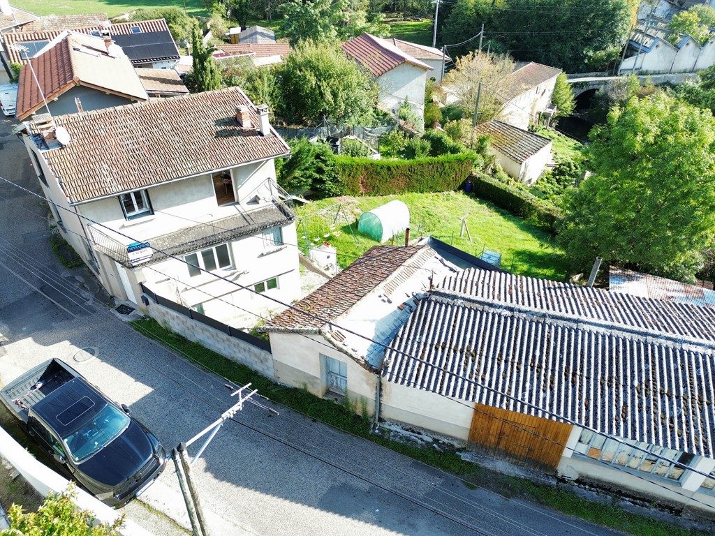 Maison familiale avec grande dépendance et terrain clos – Sail-sous-Couzan (42890) Boën-sur-Lignon 42130
