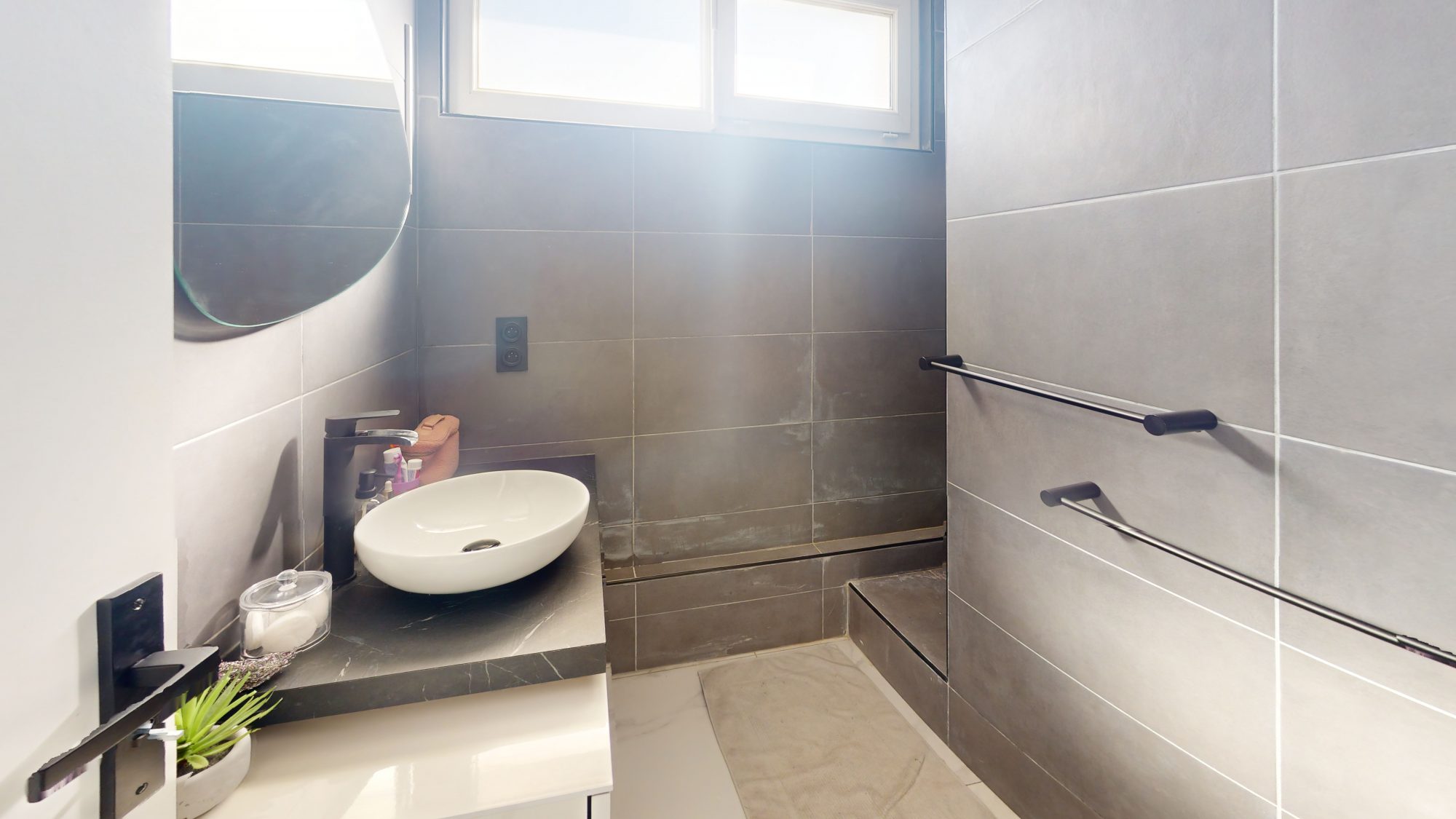 T2/T3 rénové avec balcon,3ieme etage sans ascenseur Montbrison 42600