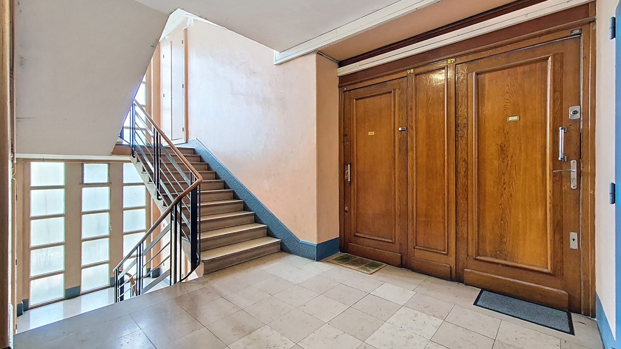 Lyon 8 - T2 de 56m² avec balcon au 2ème ét/7- ascenseur - Libre de suite Lyon 69008