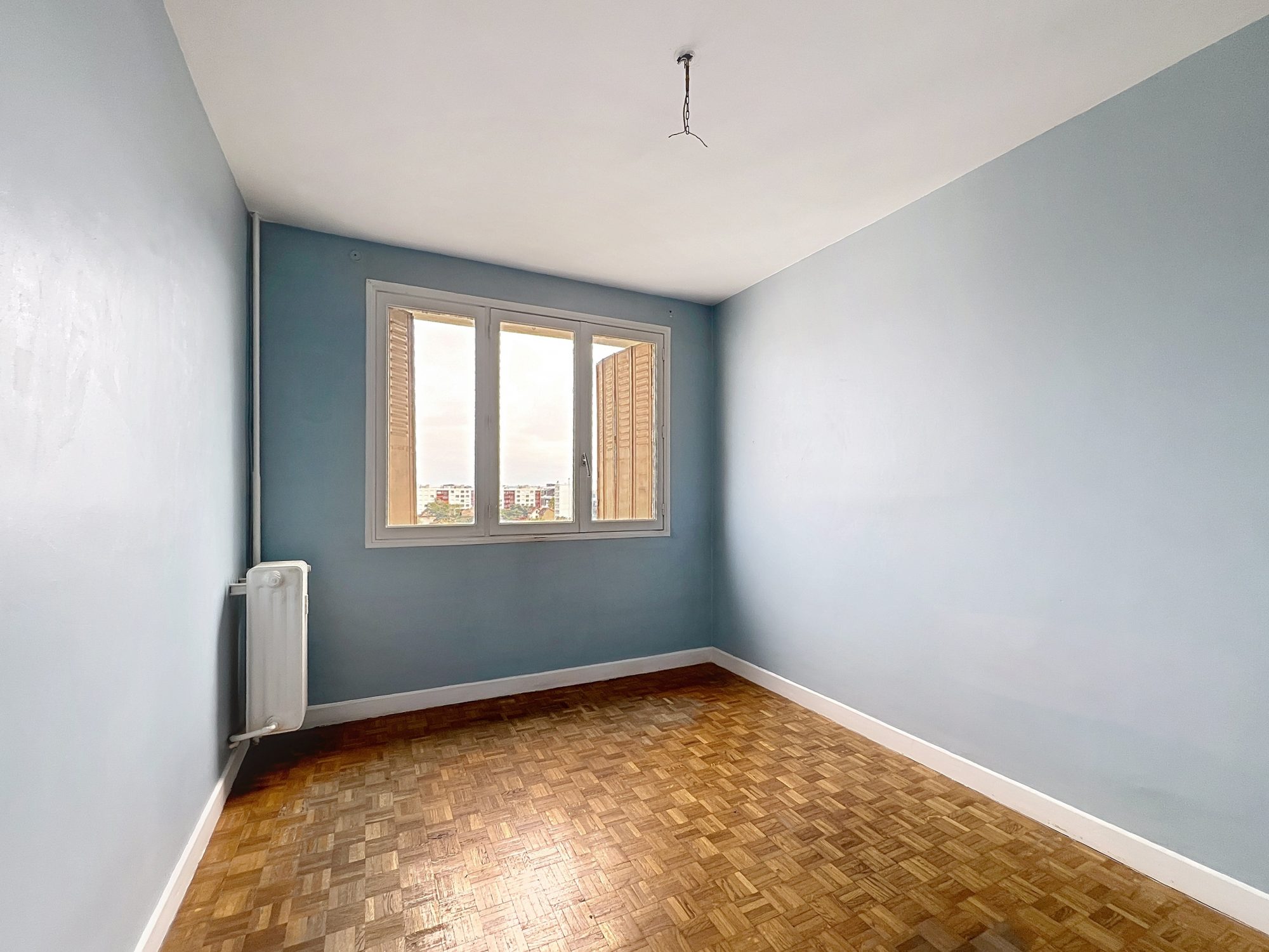 VILLEURBANNE - APPARTEMENT  T4 DE 67m2 AVEC POTENTIEL A RENOVER - 7ème ETAGE  - VUE DEGAGEE  - BALCON Villeurbanne 69100
