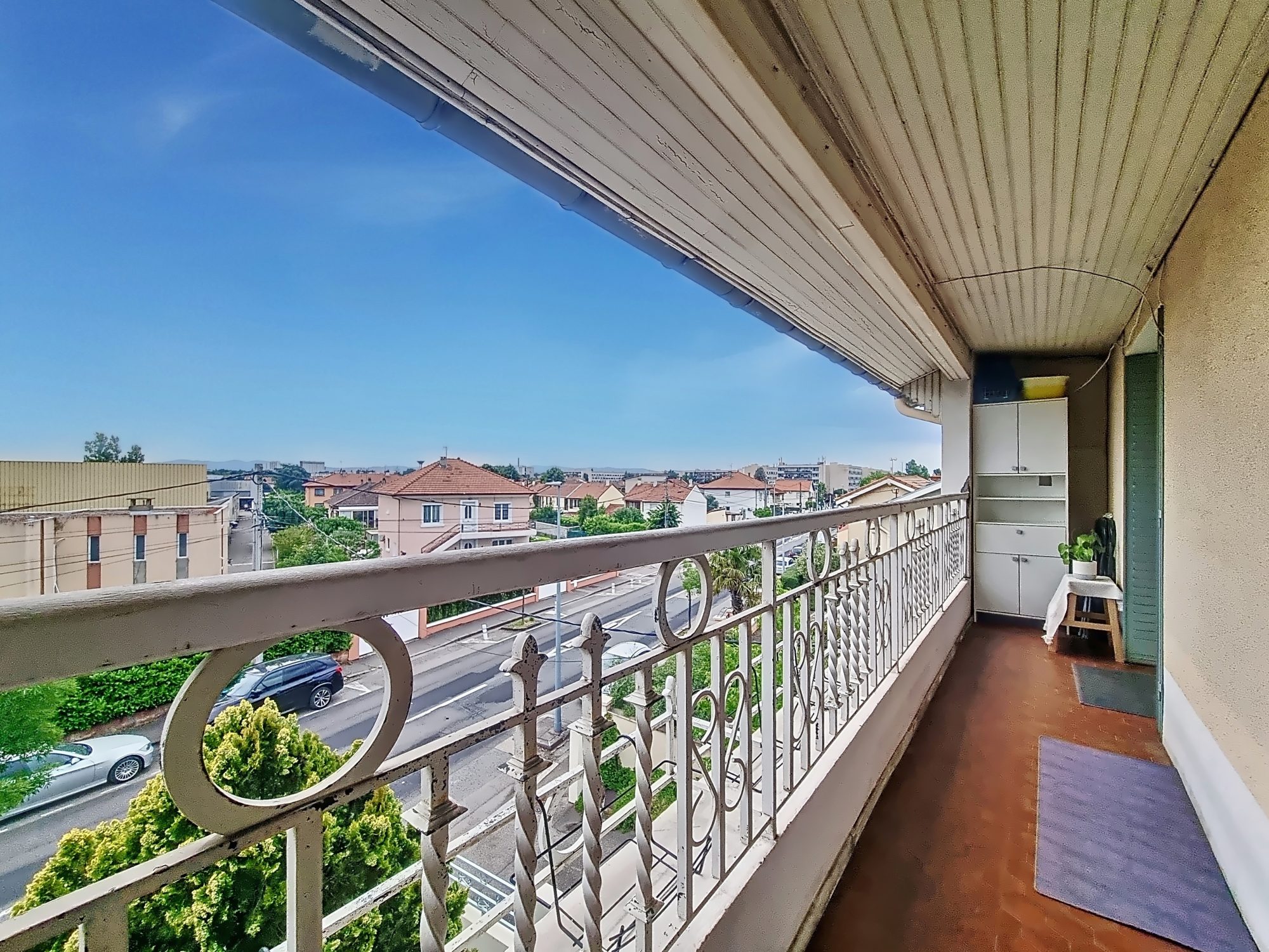 Bel appartement au dernier étage Saint-Priest 69800