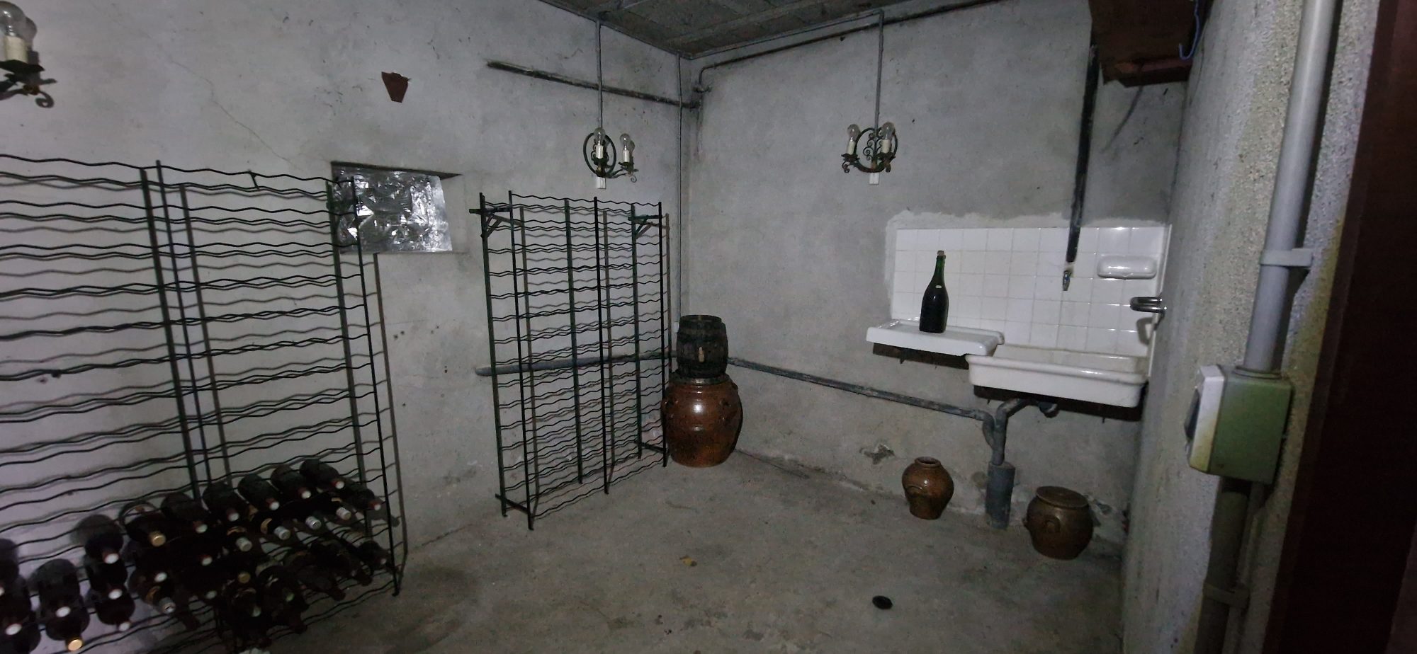GRANDE MAISON – 4 CHAMBRES – SOUS-SOL - GRENIER Vindry-sur-Turdine 69490