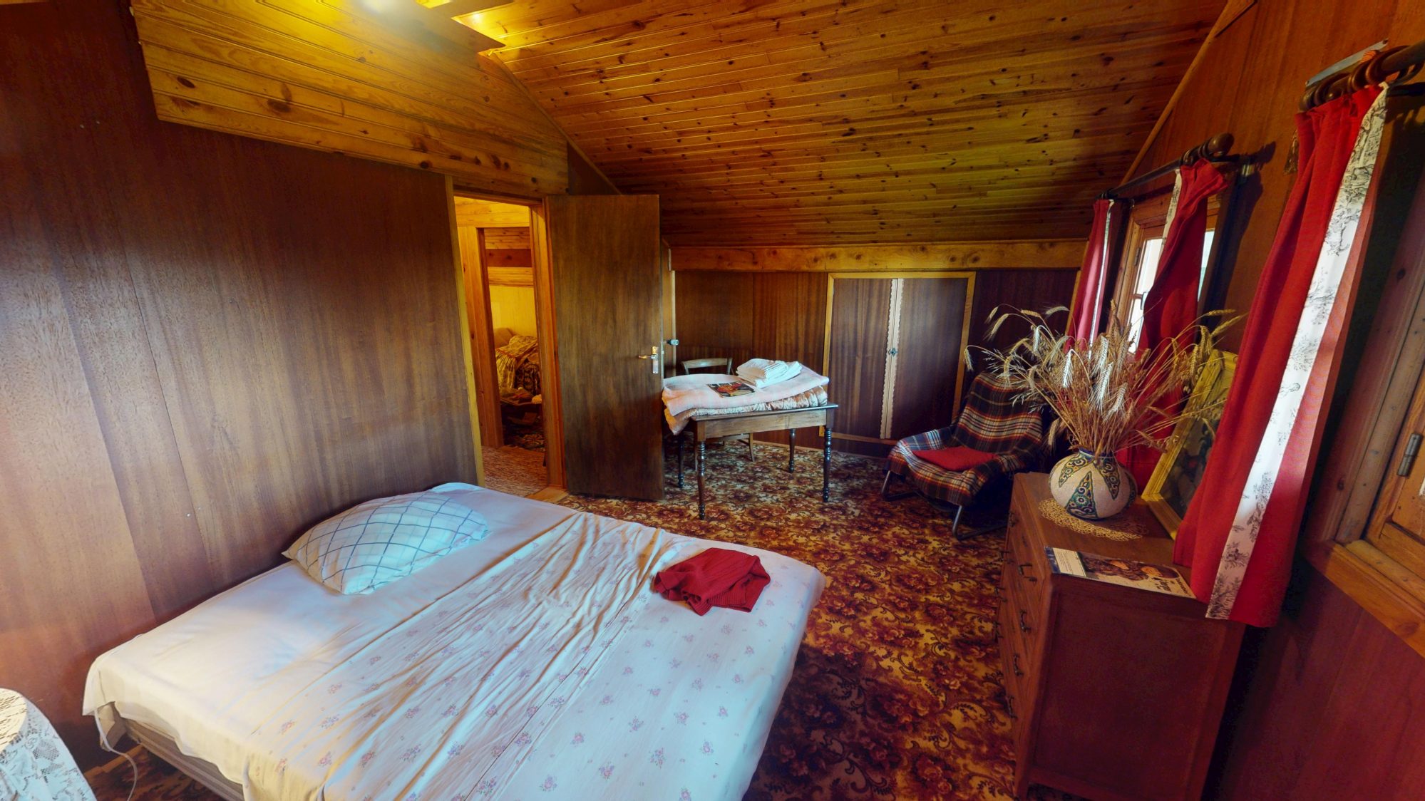 CHALET ET DEPENDANCES Saint-Pal-de-Chalencon 43500