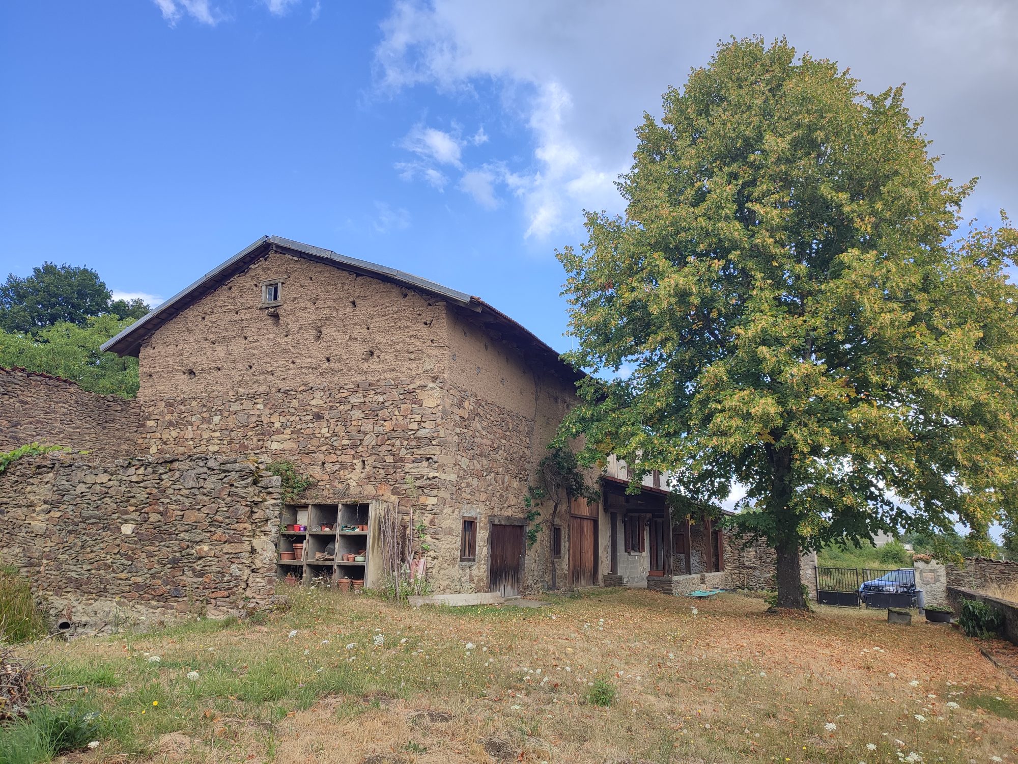 Belle maison en pierre Arlanc 63220