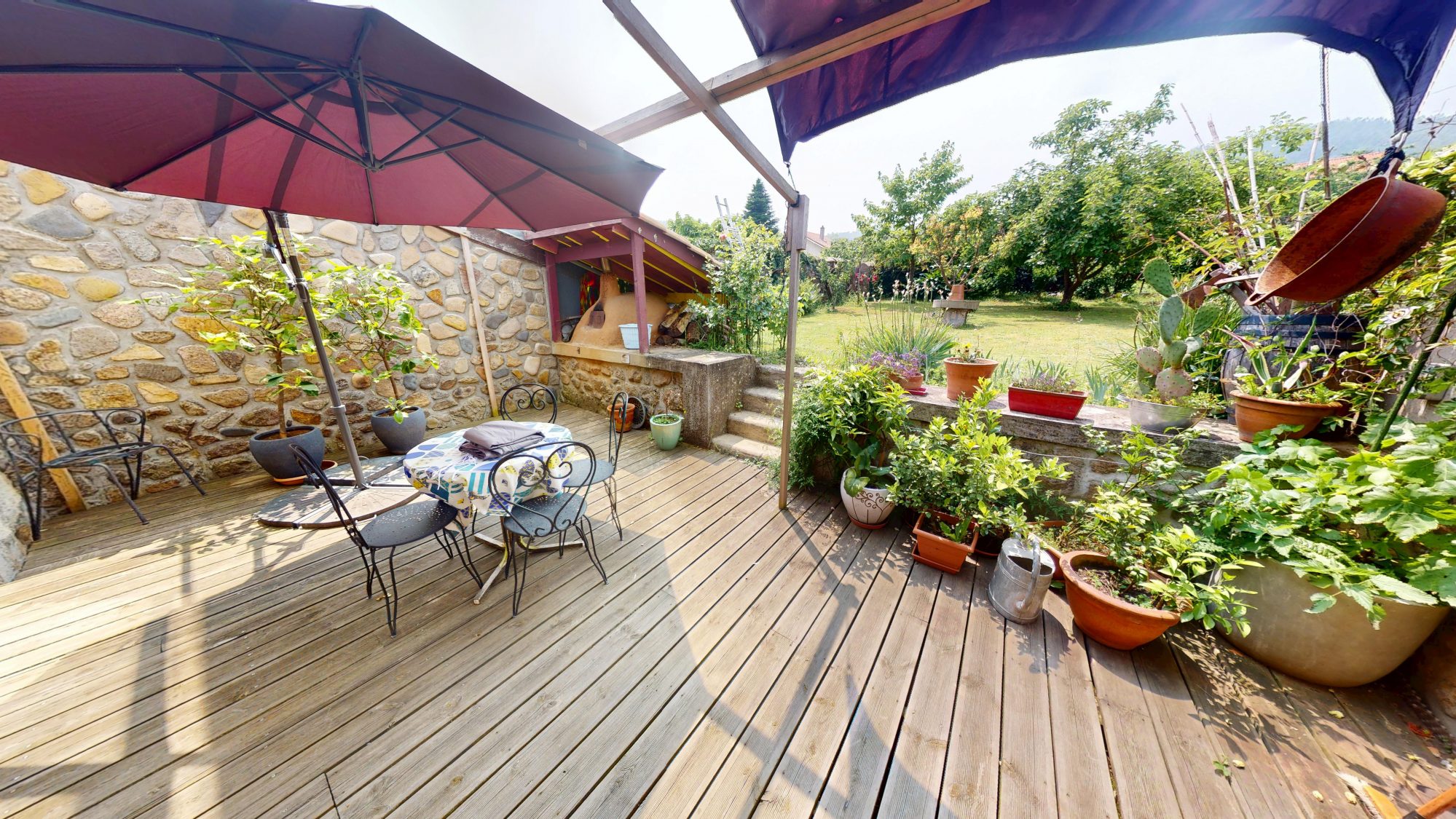 Maison de 227m² environ sur terrain de 650m²