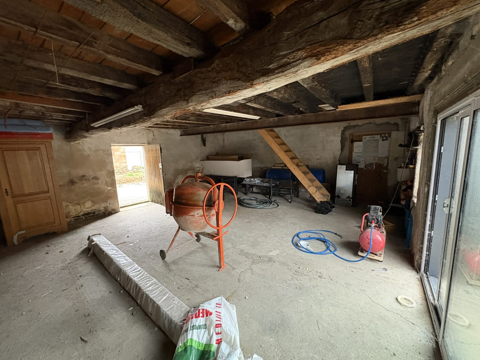 Maison - 1 pièce - 100 m² - La Salle (71260)