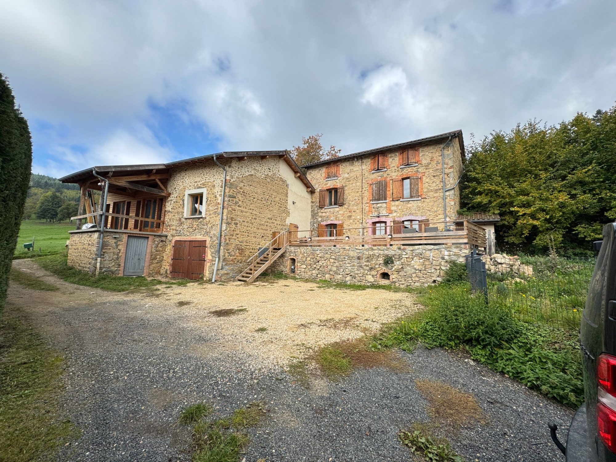 Maison ancienne 108m² avec belle dépendance Saint-Appolinaire 69170