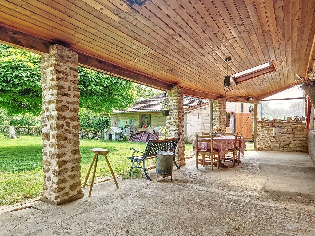Maison en pierre rénovée – 142 m² habitables – Terrain 2 398 m²