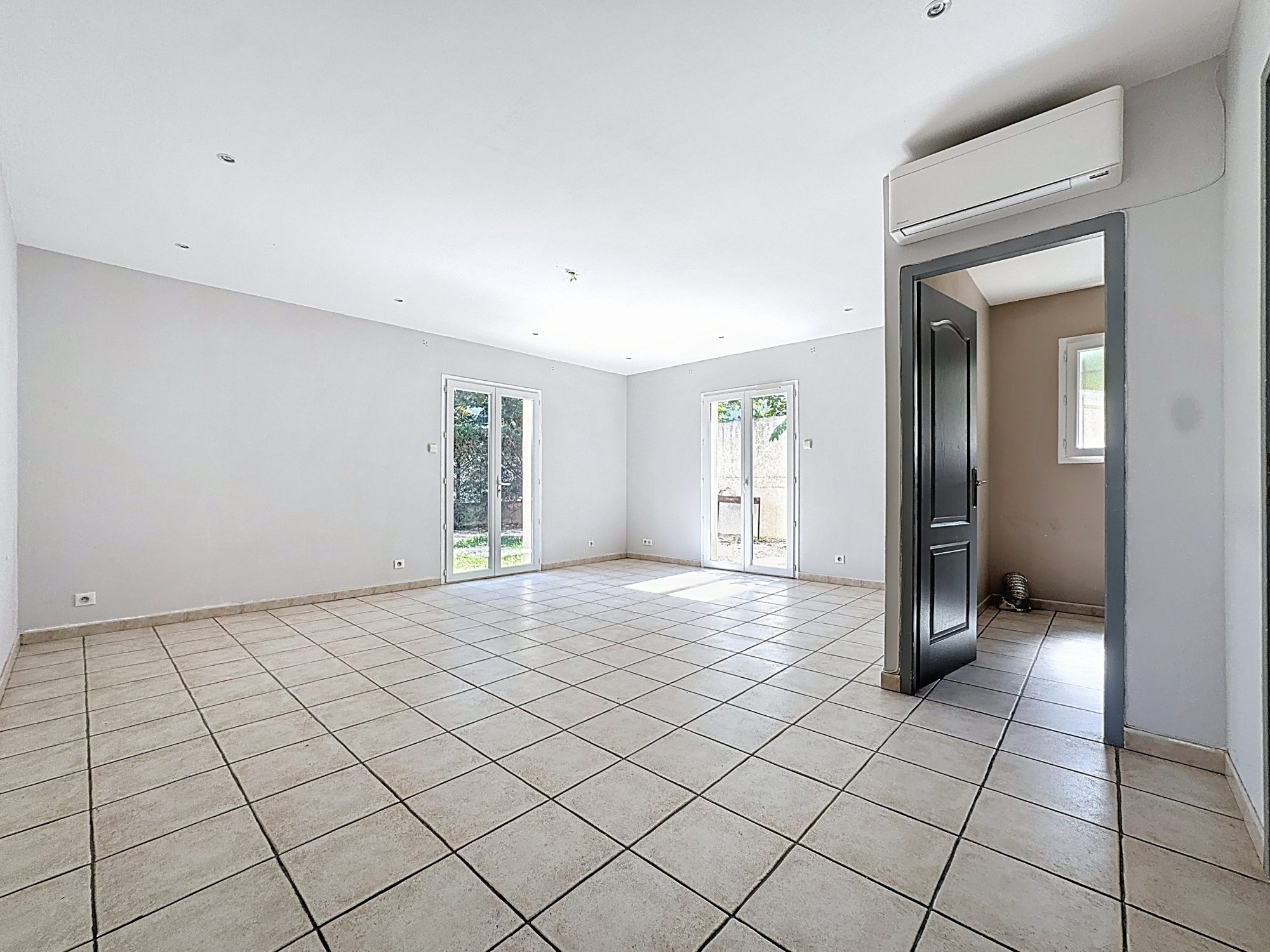 Maison rénové en 2020 de 160m2 utile avec 3 chambres Saint-Genis-Laval 69230