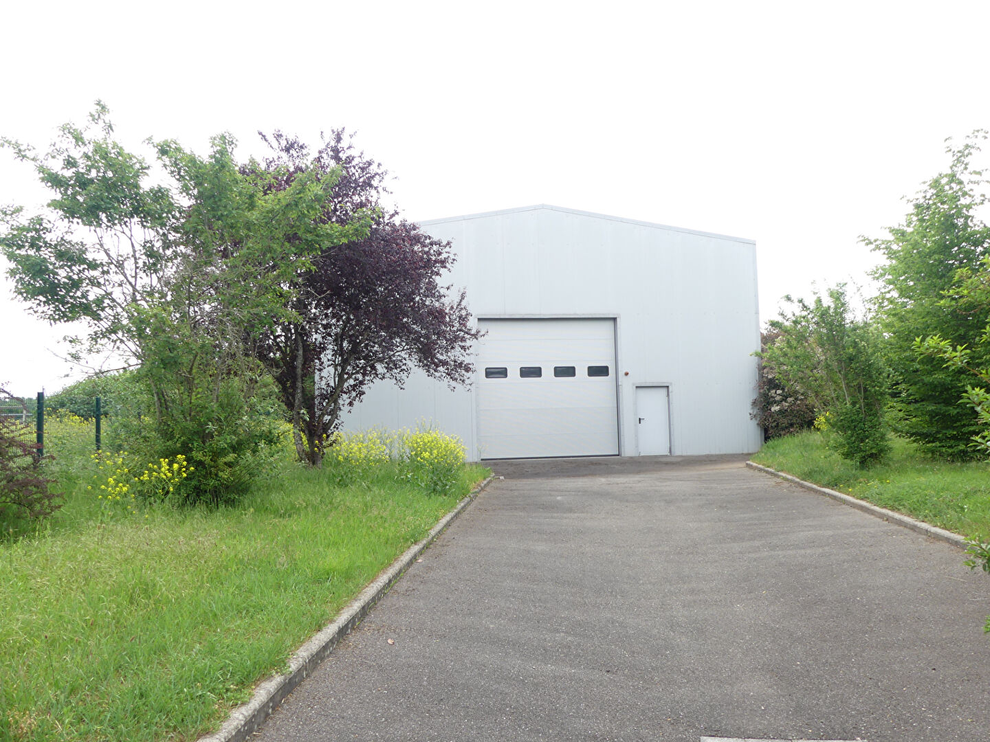Maison  110 m² + Entrepôt 575 m² Cernay