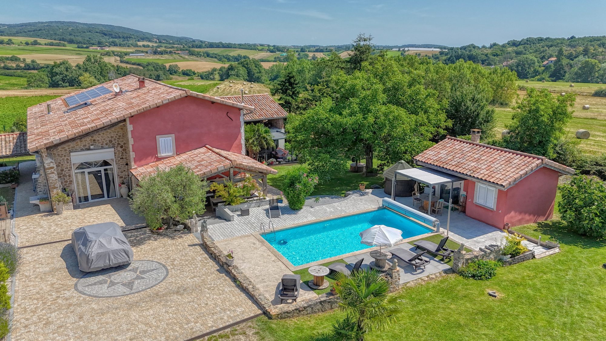 Rare domaine sur les hauteurs de Tupin et Semons
