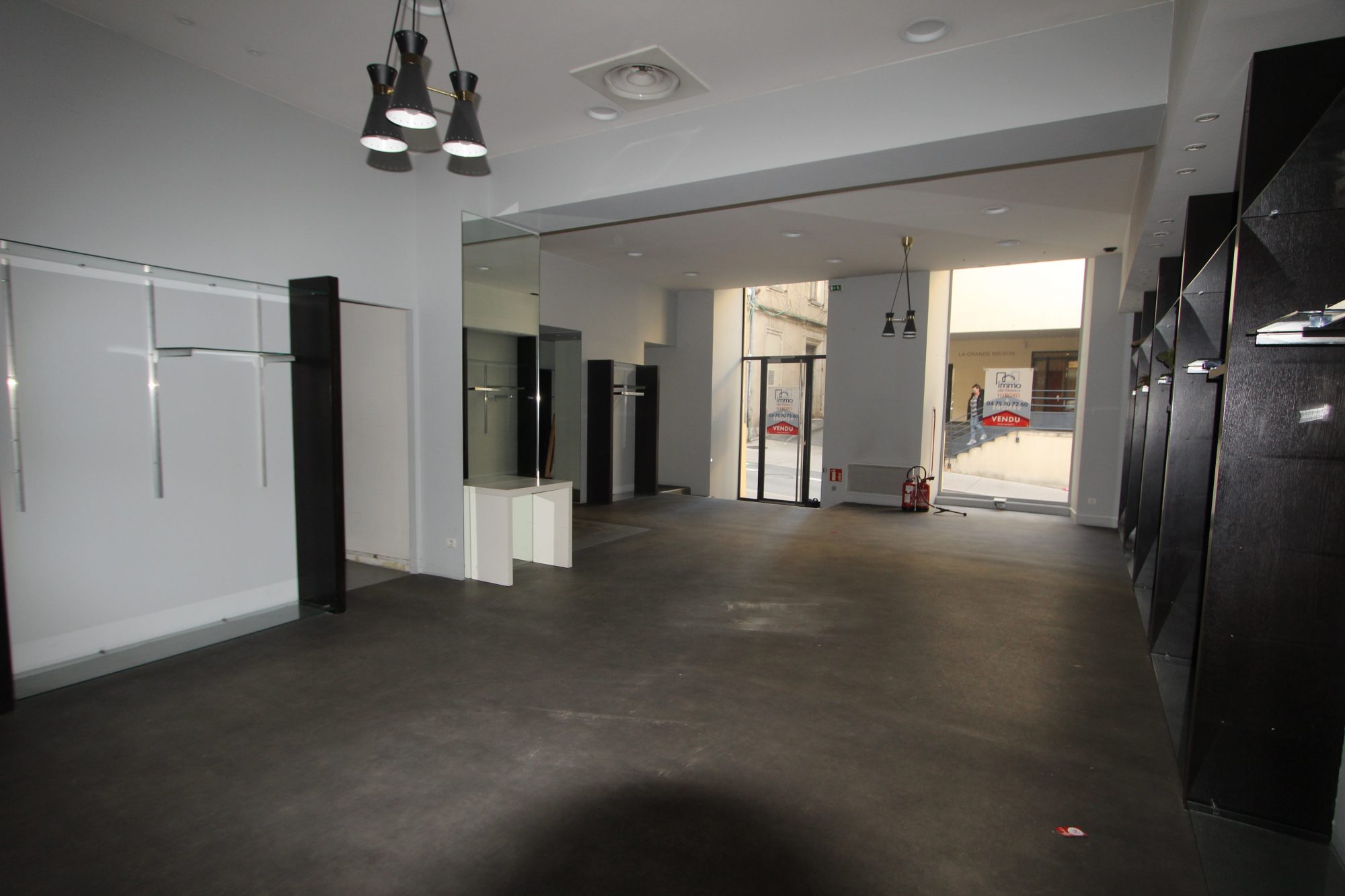 Local commercial - 134 m² - Romans-sur-Isère (26100)