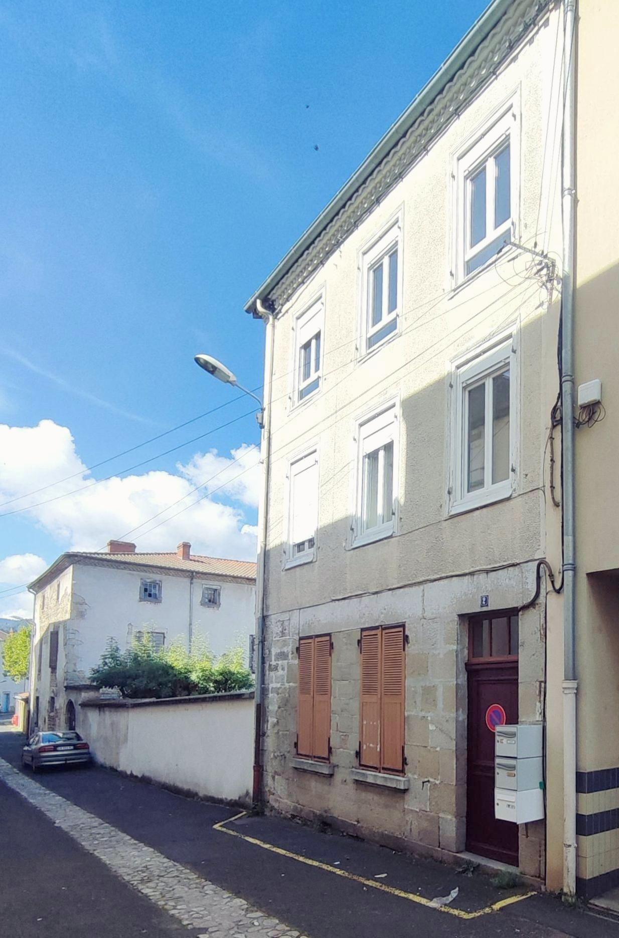 Maison - 9 pièces - 150 m² - Ambert (63600)