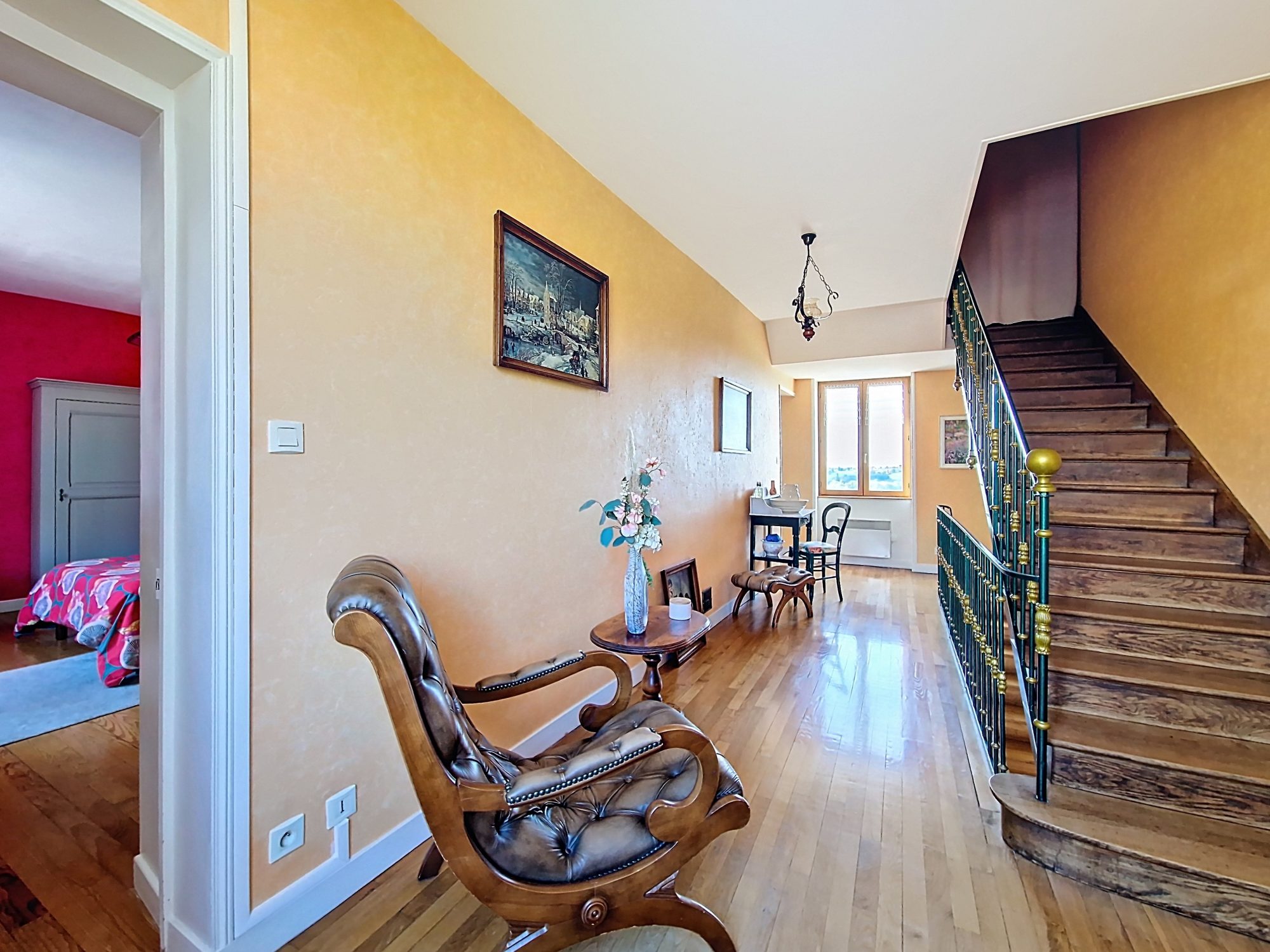 Authentique maison brionnaise  – volumes, charme et potentiel La Clayette 71800