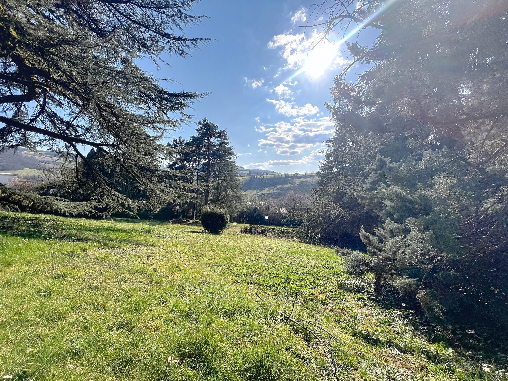 Belle parcelle de terrain à bâtir - libre constructeur