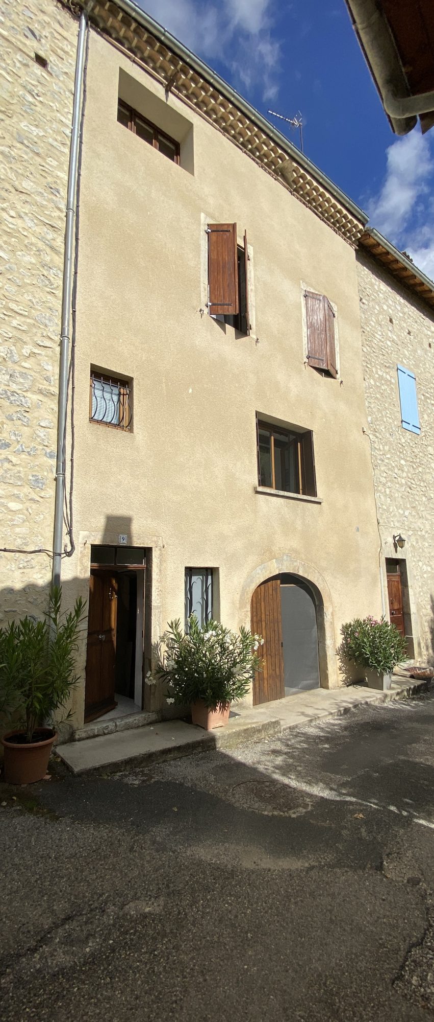 Maison de village avec jardinnet