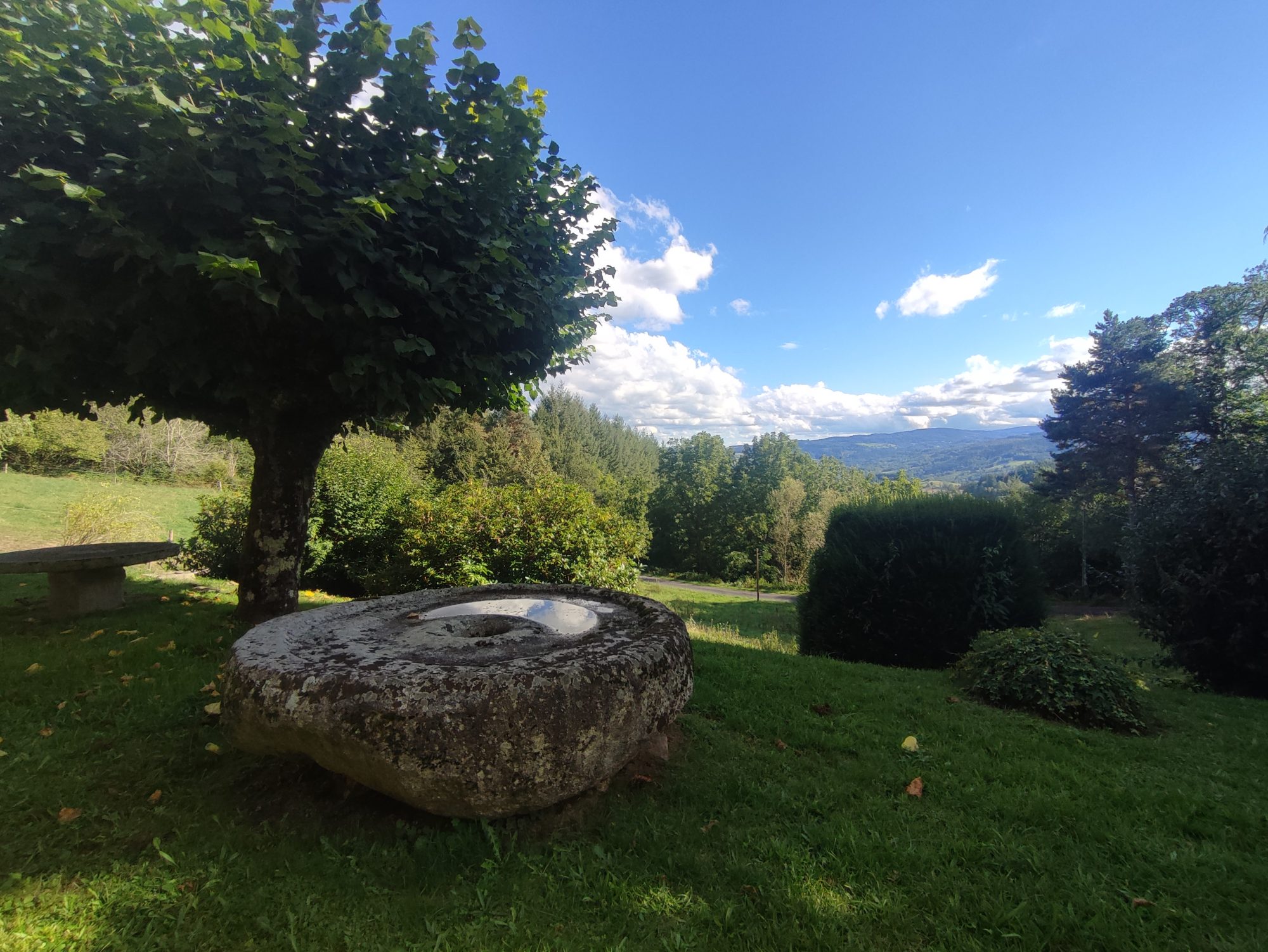 Ferme en pierres Olliergues 63880