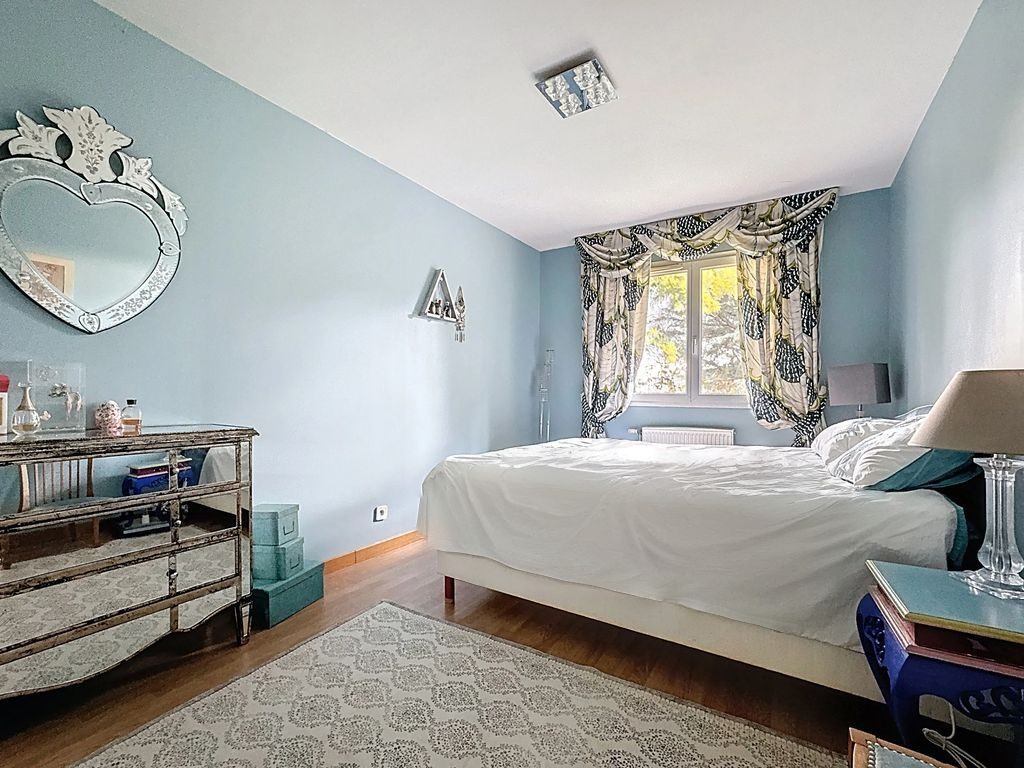 Maison T7 200m² sur 3327m² de terrain, piscine 12x6m Saint-Laurent-d'Agny 69440