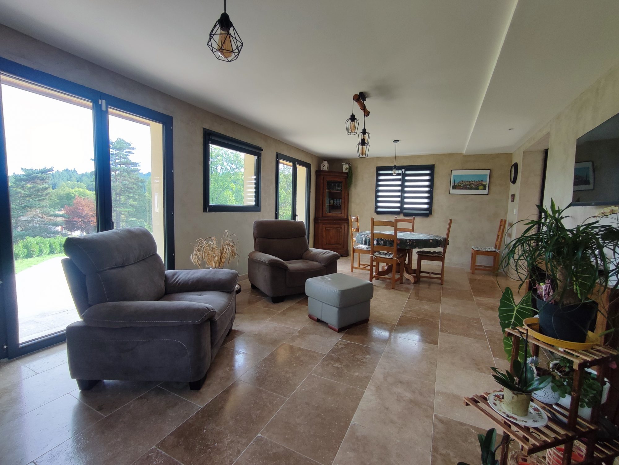 Maison - 8 pièces - 225 m² - Saint-Alyre-d'Arlanc (63220)