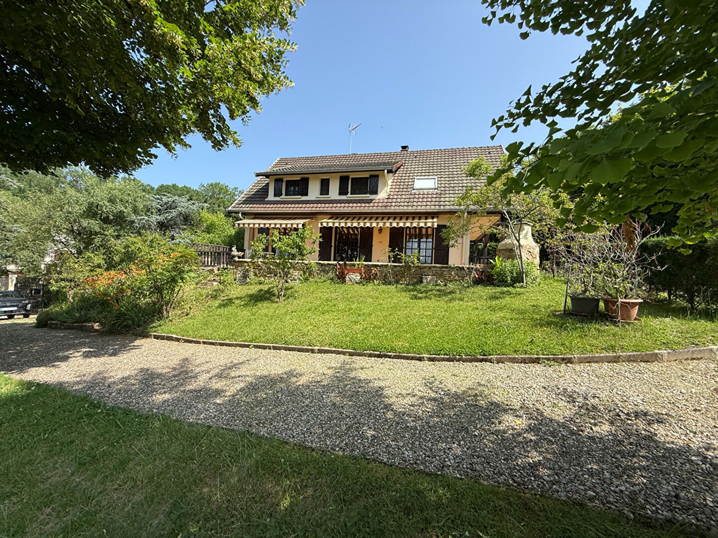Maison Montmorot 10 pièces environ 145 m² (160 m² au sol)  / 5 chambres