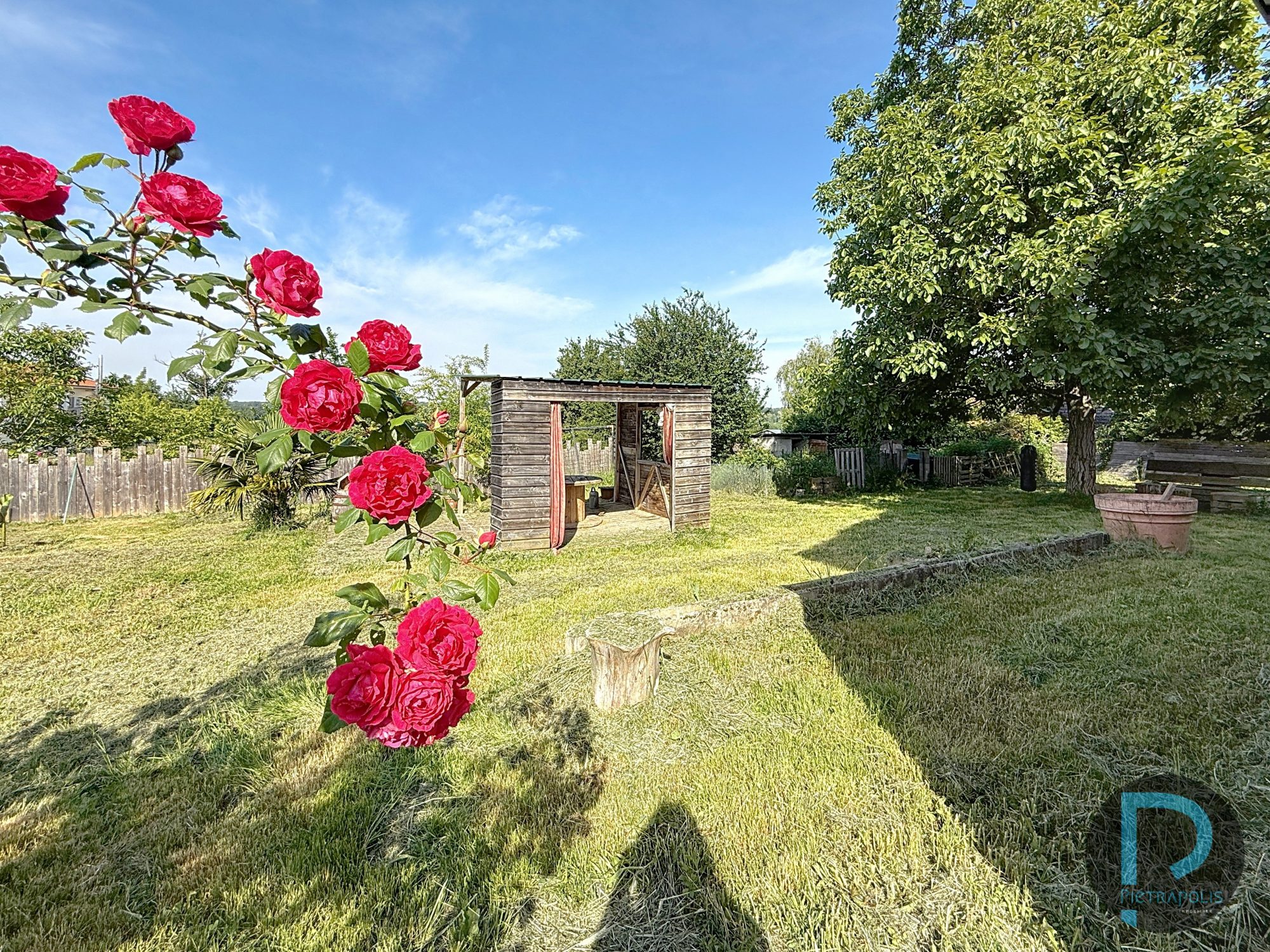 MAISON 4 CHAMBRES SUR SOUS-SOL COMPLET - PARCELLE DE 1100 m2 Châtillon-sur-Chalaronne 01400