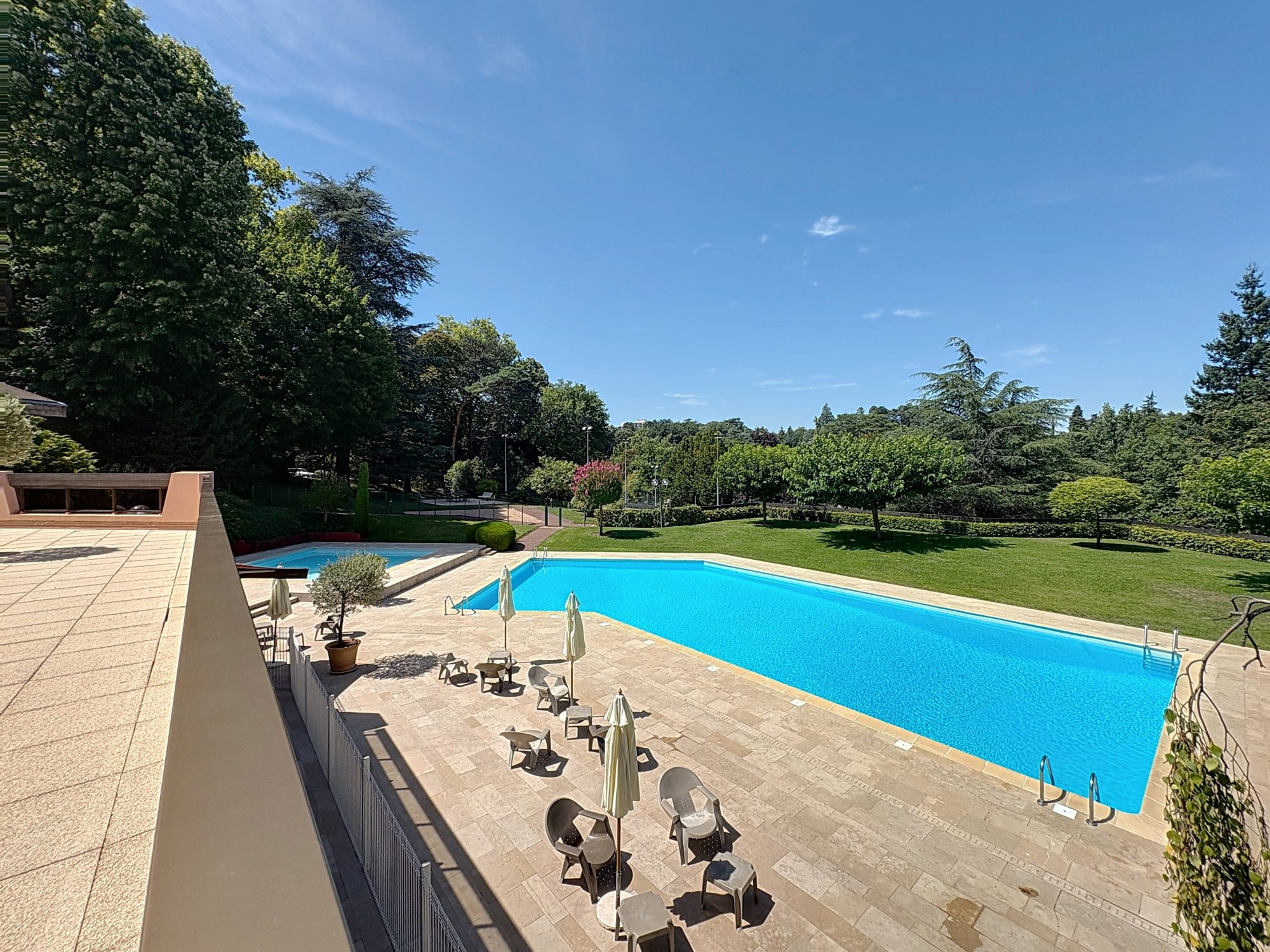 APPARTEMENT DE STANDING AVEC BALCONS Écully 69130