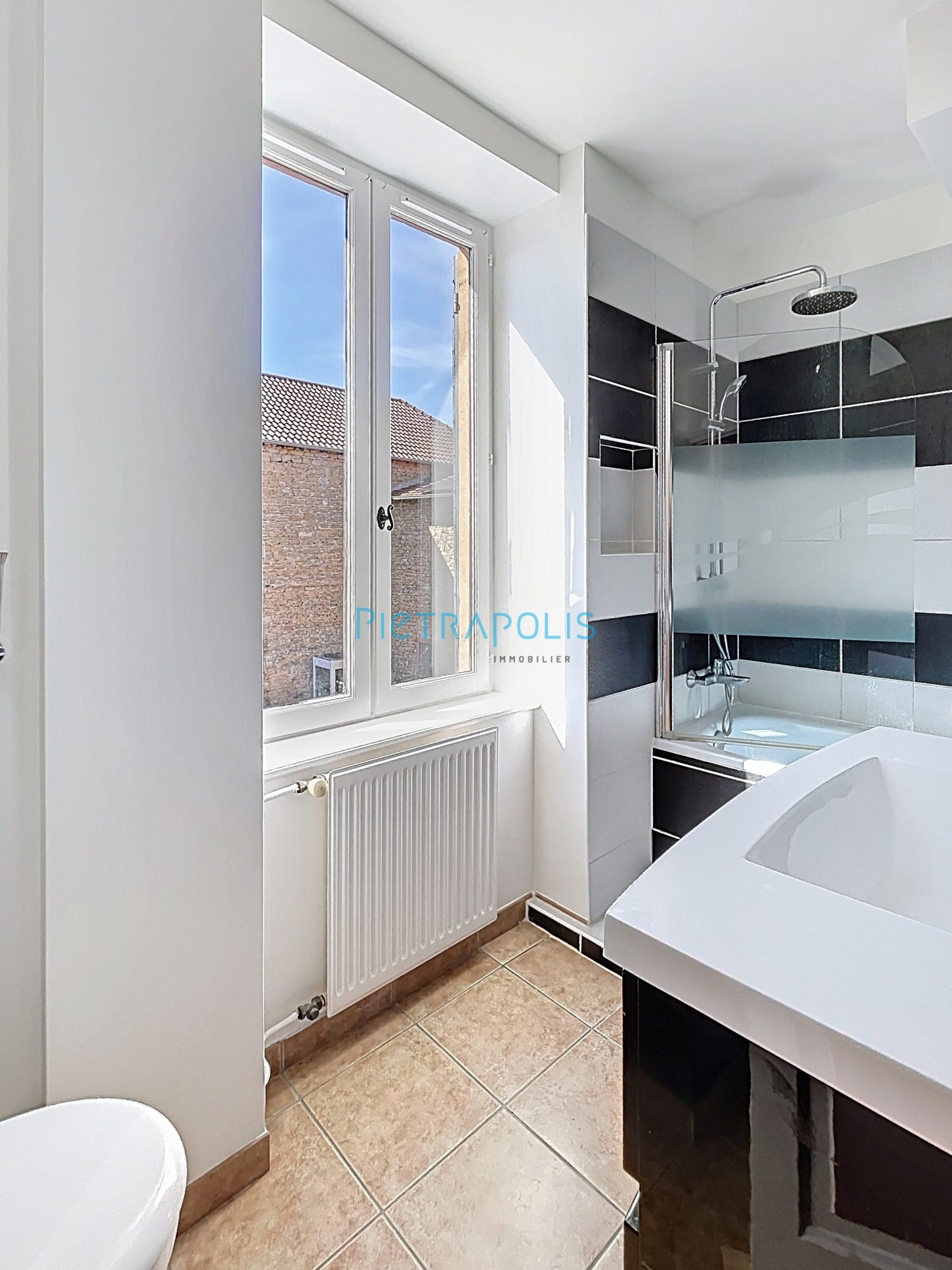 Propriété d'exception en pierres dorées - 9 pièces -280 m² hab - Terrain 1598 m² Marcy 69480